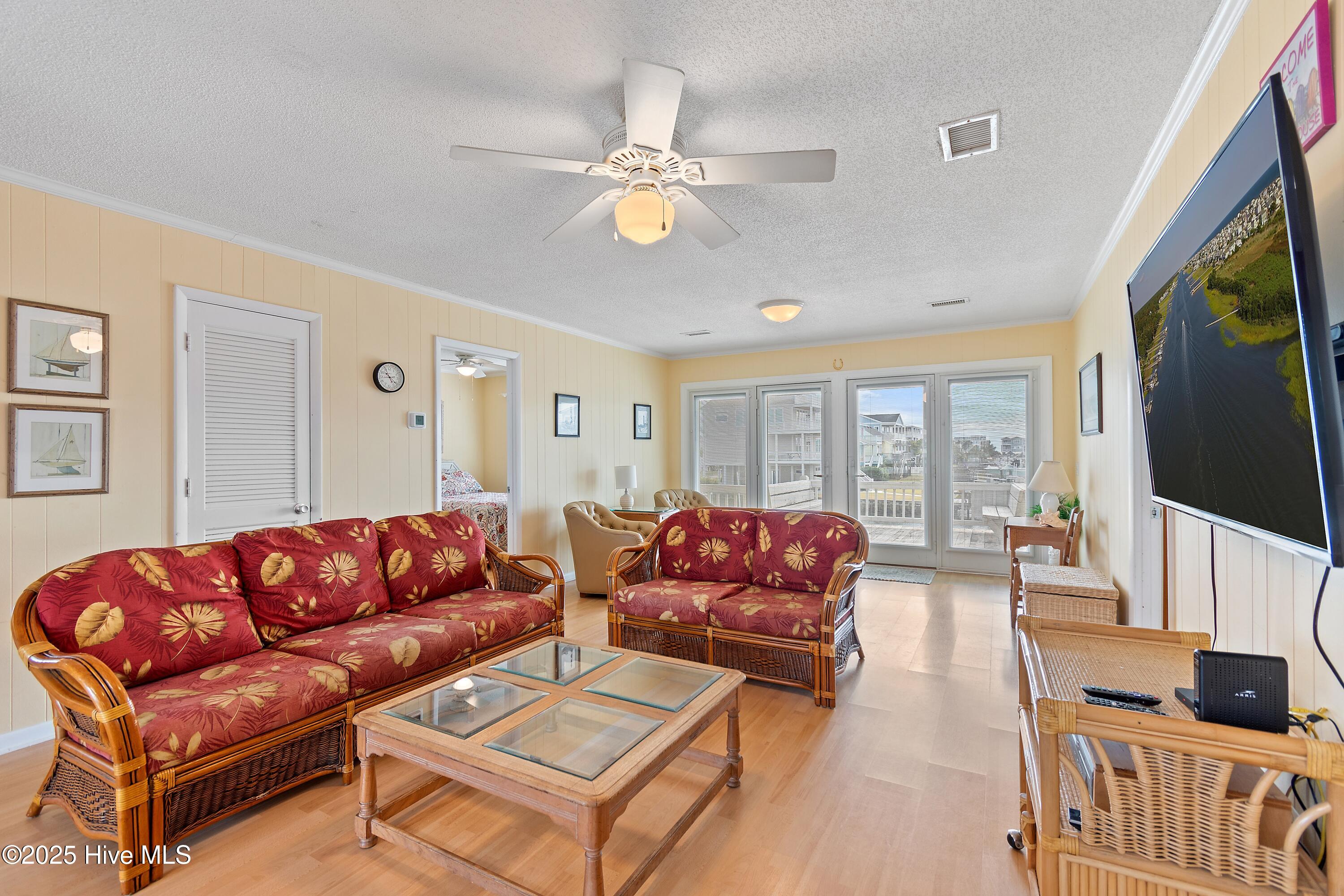 100543177 | Photo 15