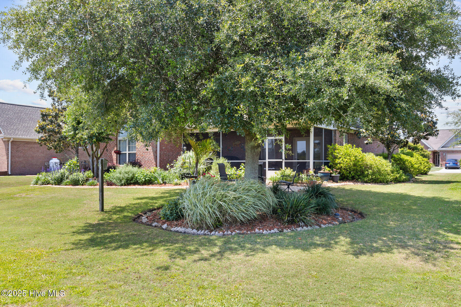 100486542 | Photo 24