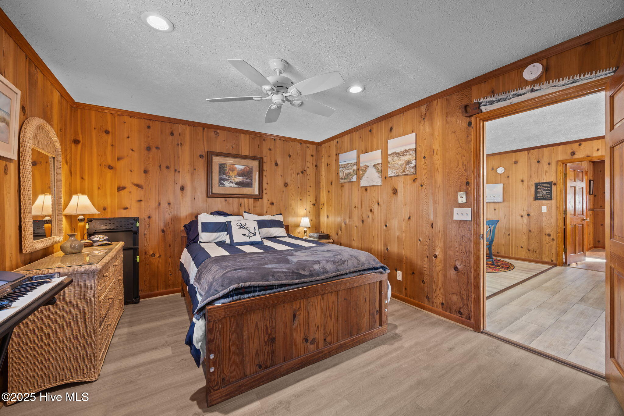 100545181 | Photo 17