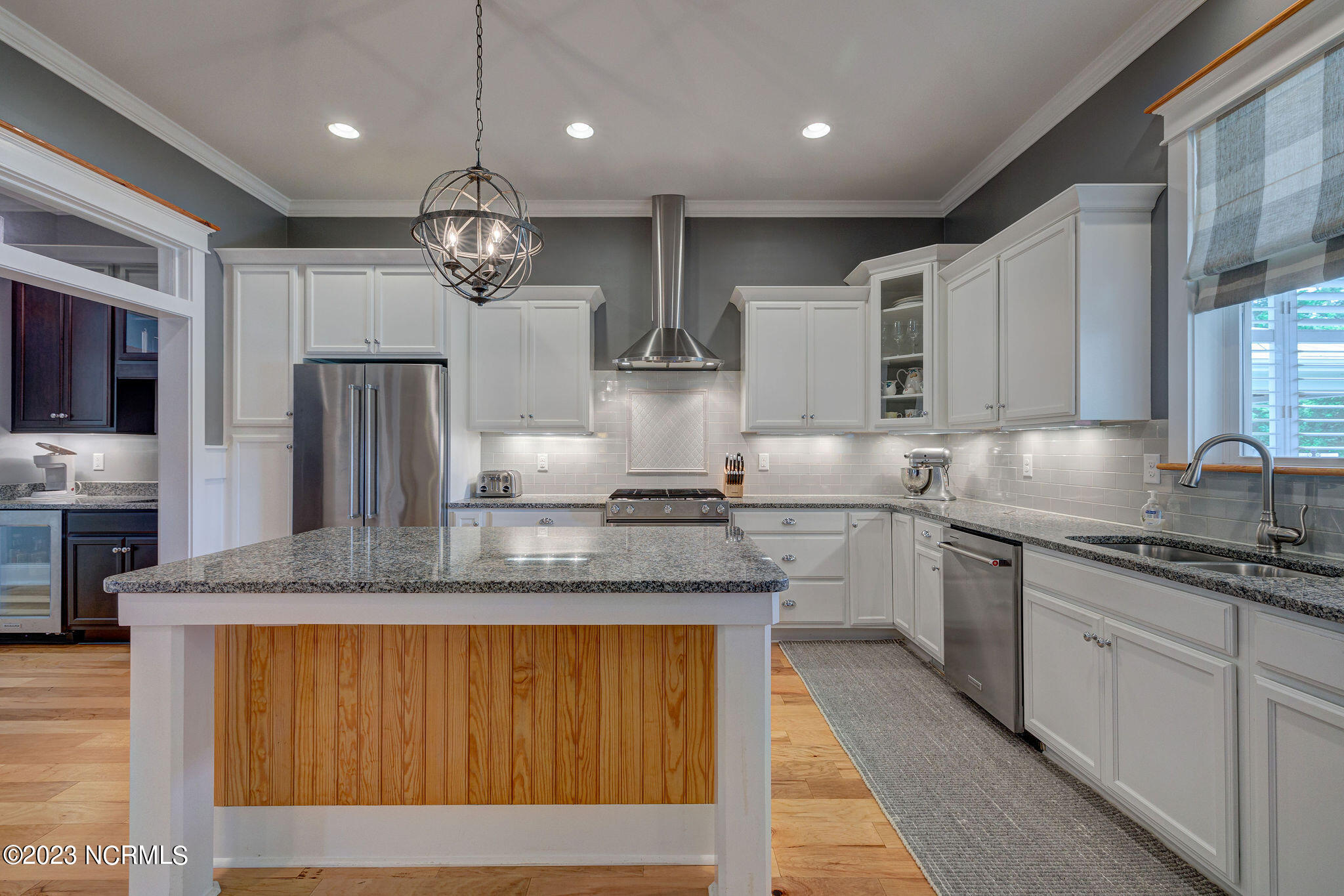 100568046 | Photo 29