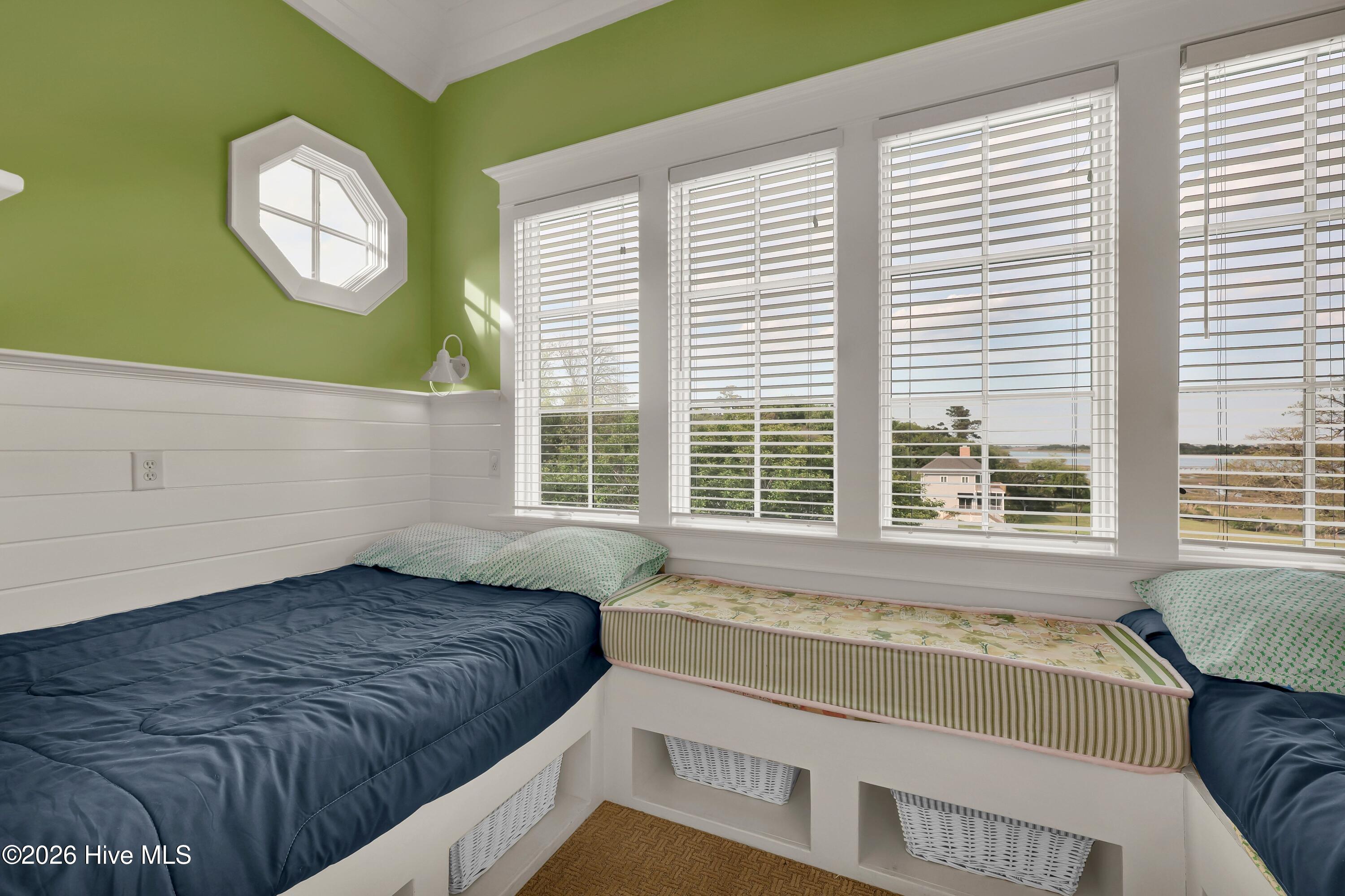 100569484 | Photo 62