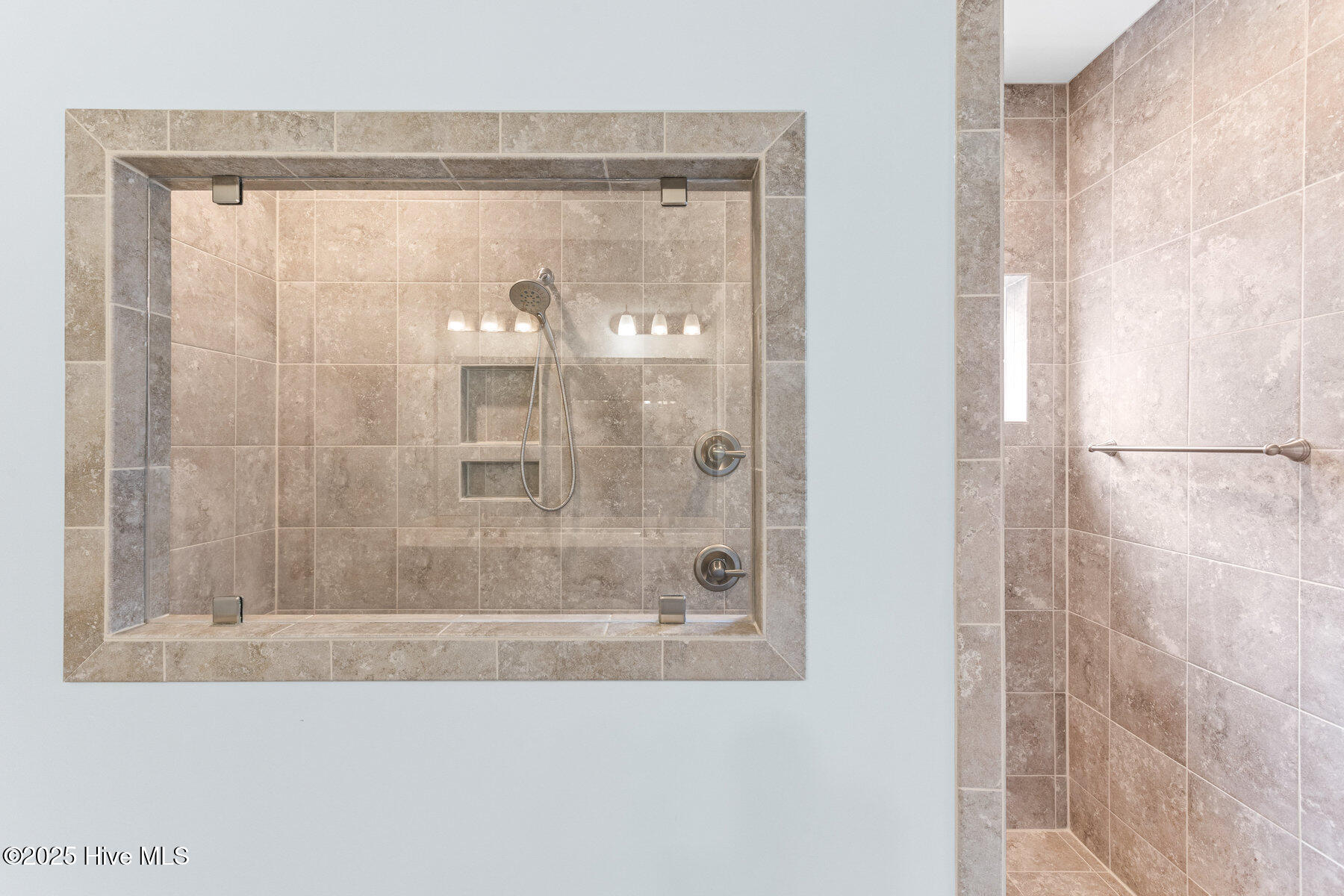 100538755 | Photo 30