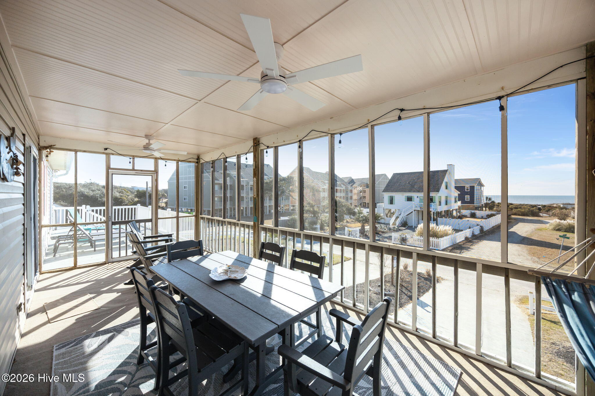 100553984 | Photo 12