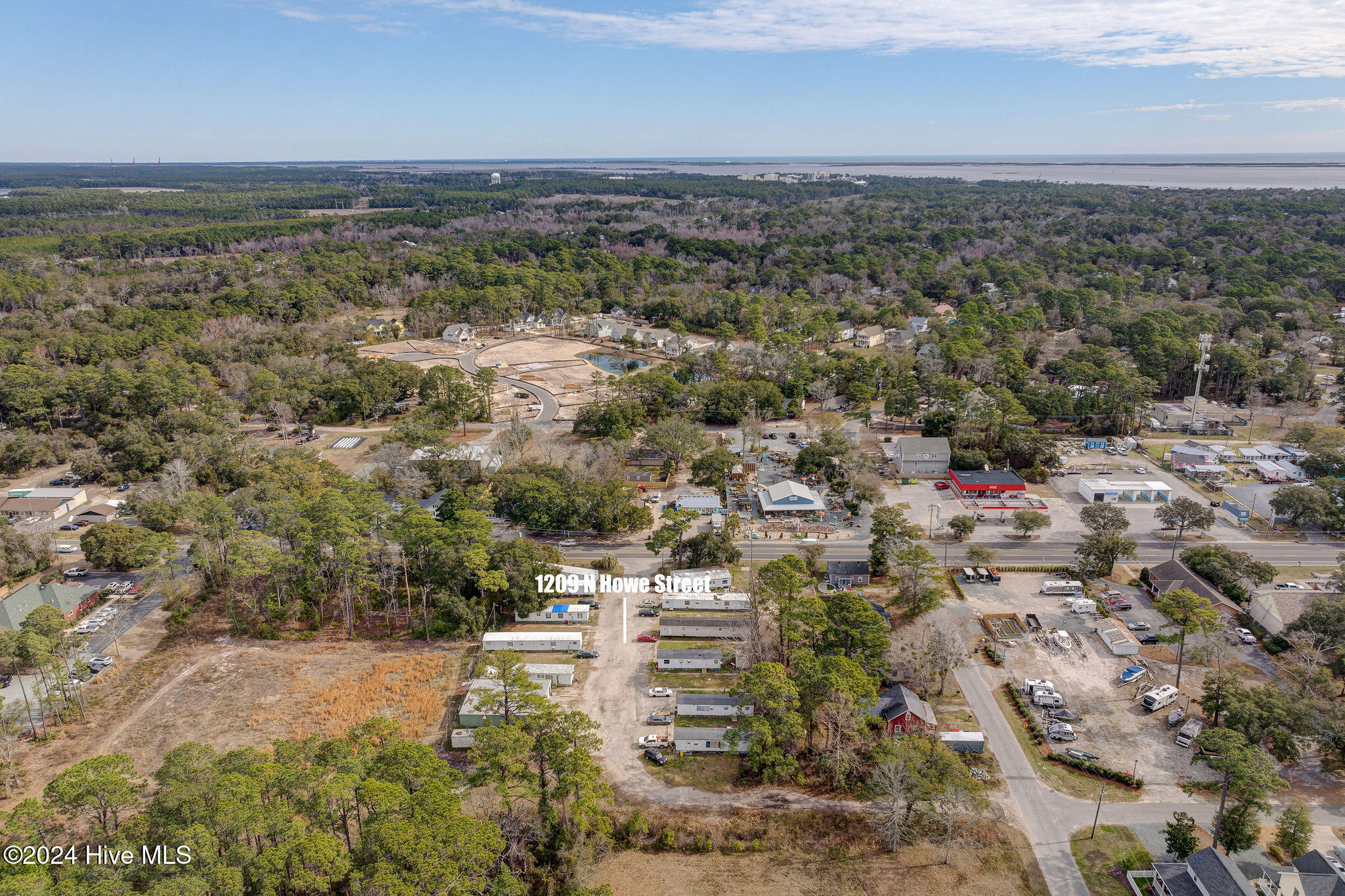 100478848 | Photo 16