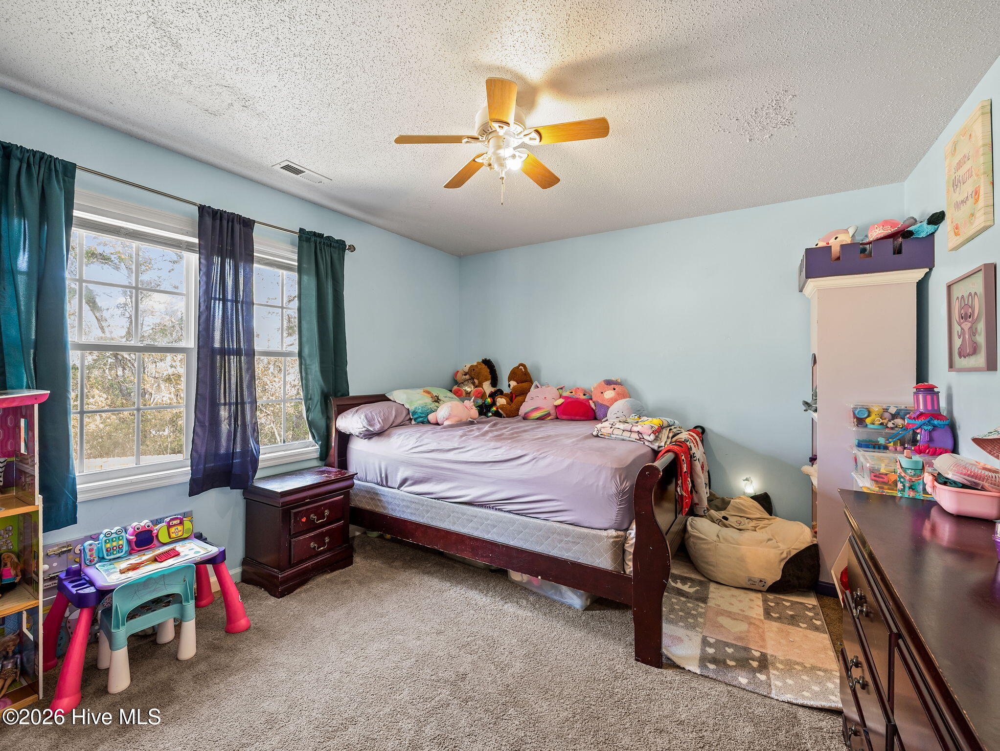 100568127 | Photo 26