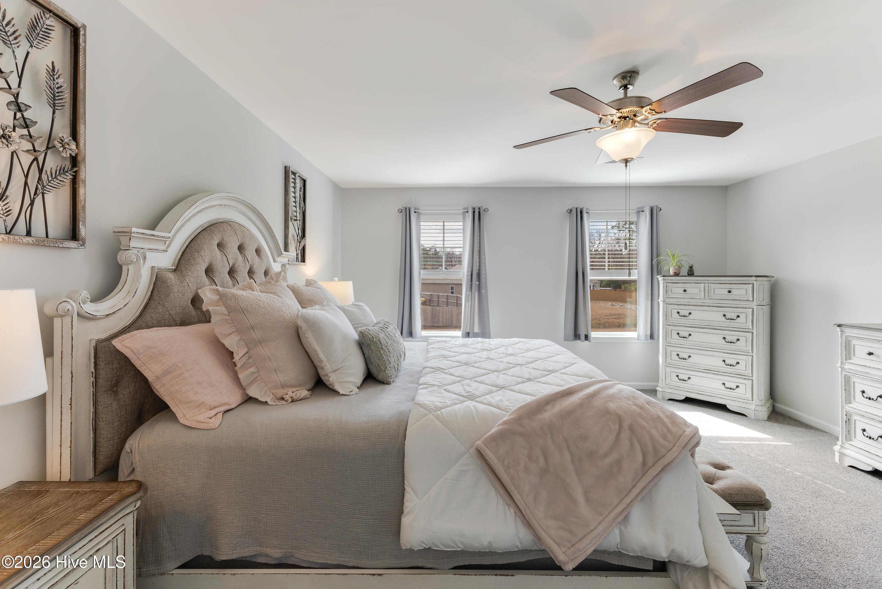 100565861 | Photo 36