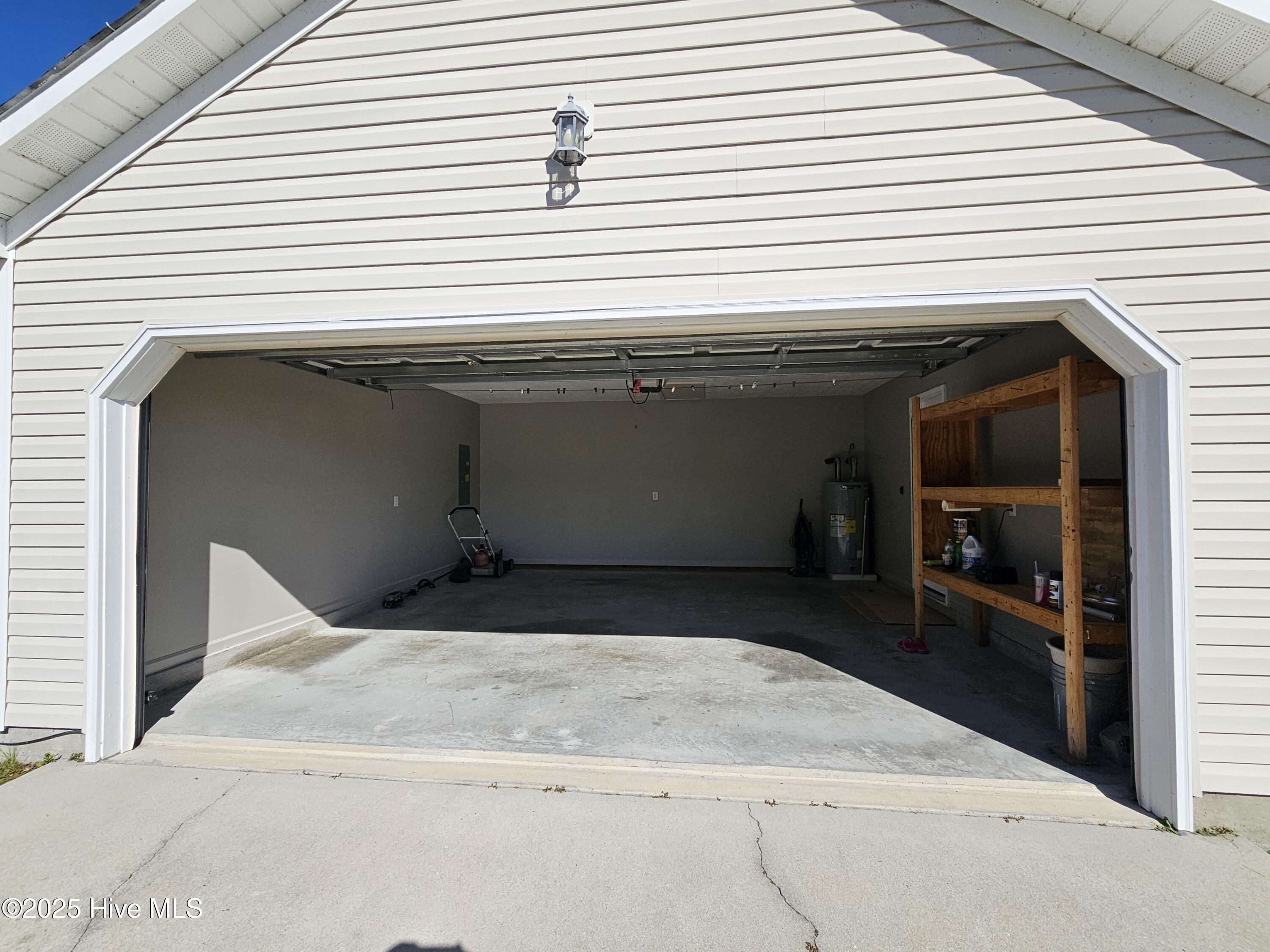 100530882 | Photo 25