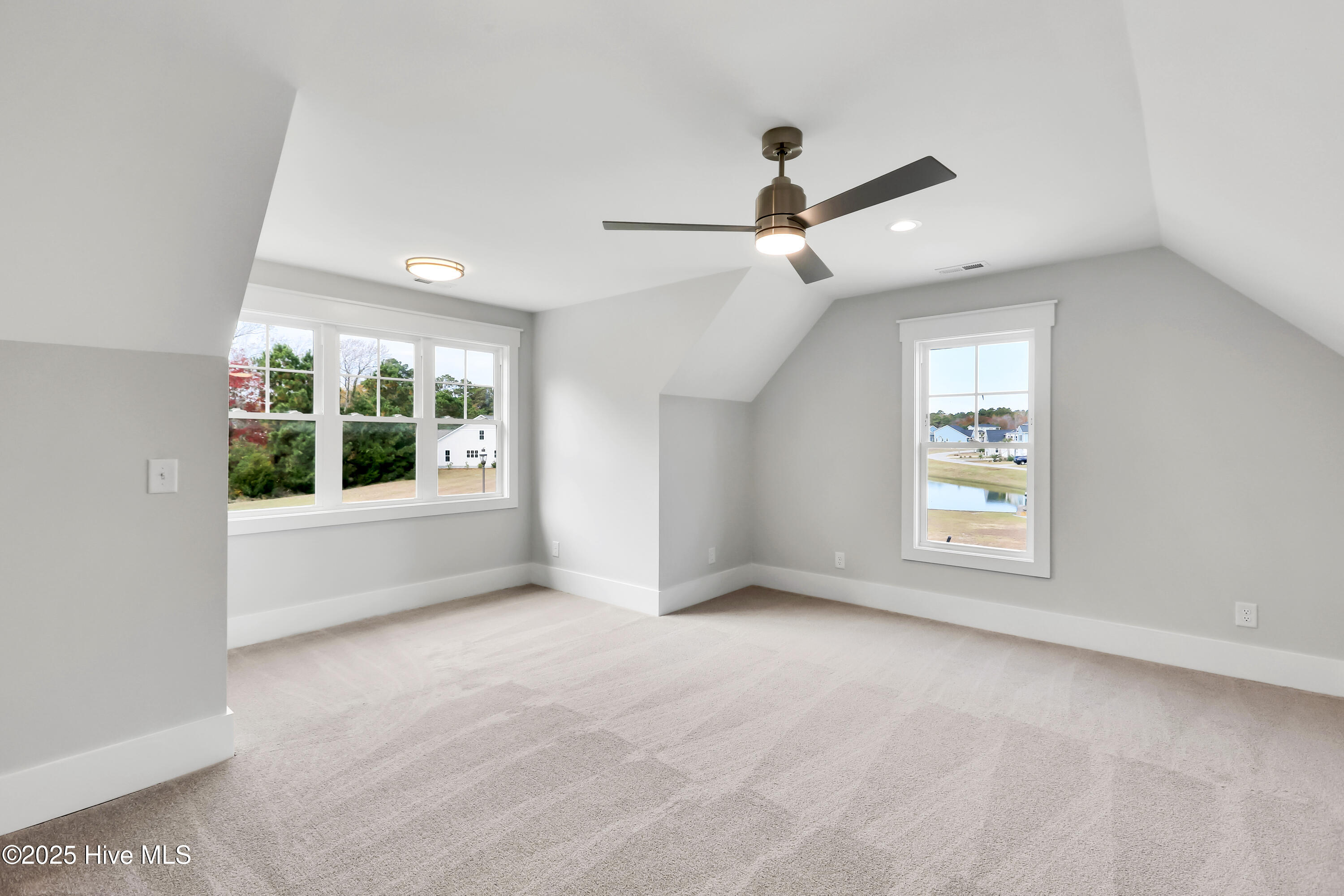 100542712 | Photo 29