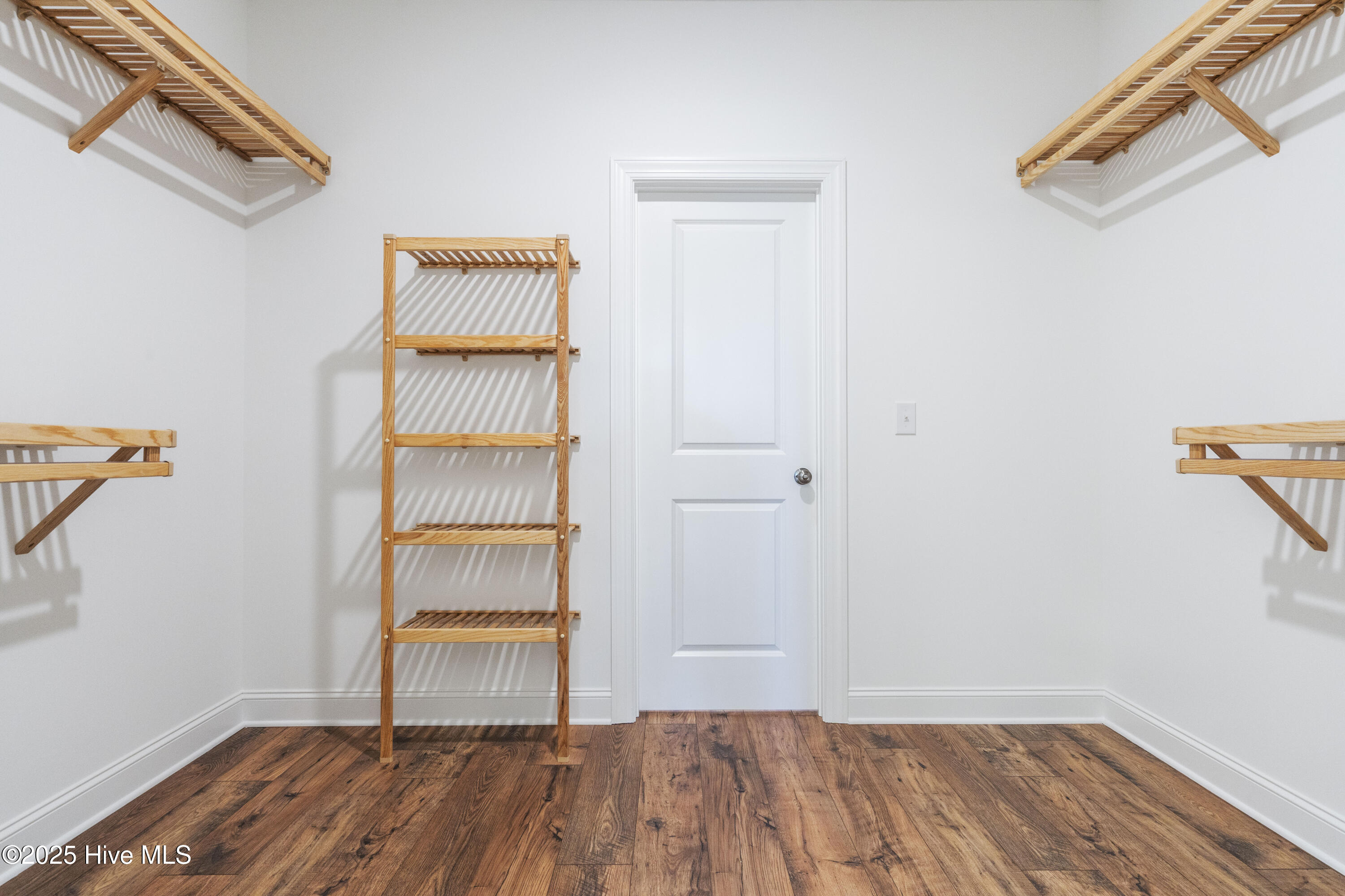 100522152 | Photo 27