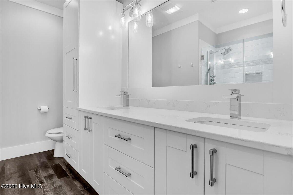 100569217 | Photo 30