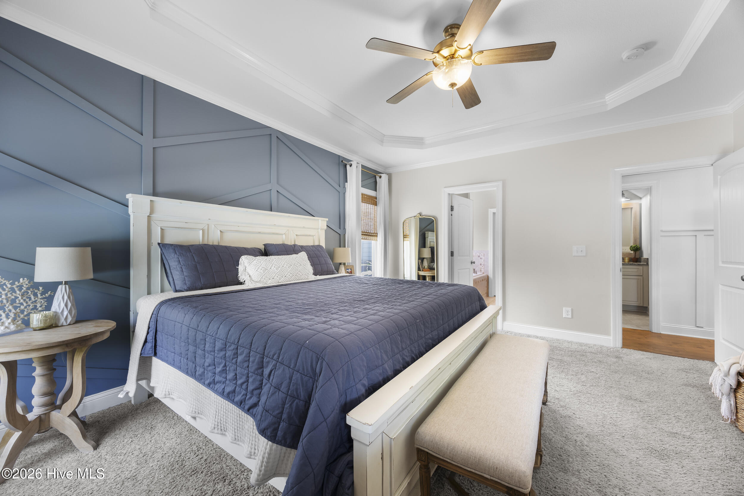 100565893 | Photo 24