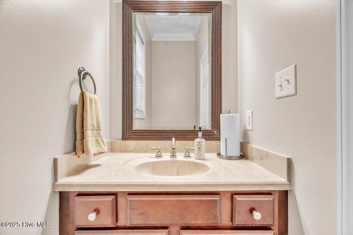 100534566 | Photo 42