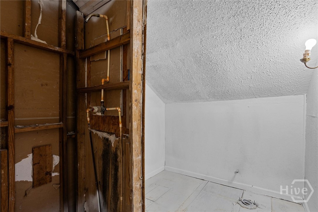 221 E 49th Street, Savannah, GA, 31405