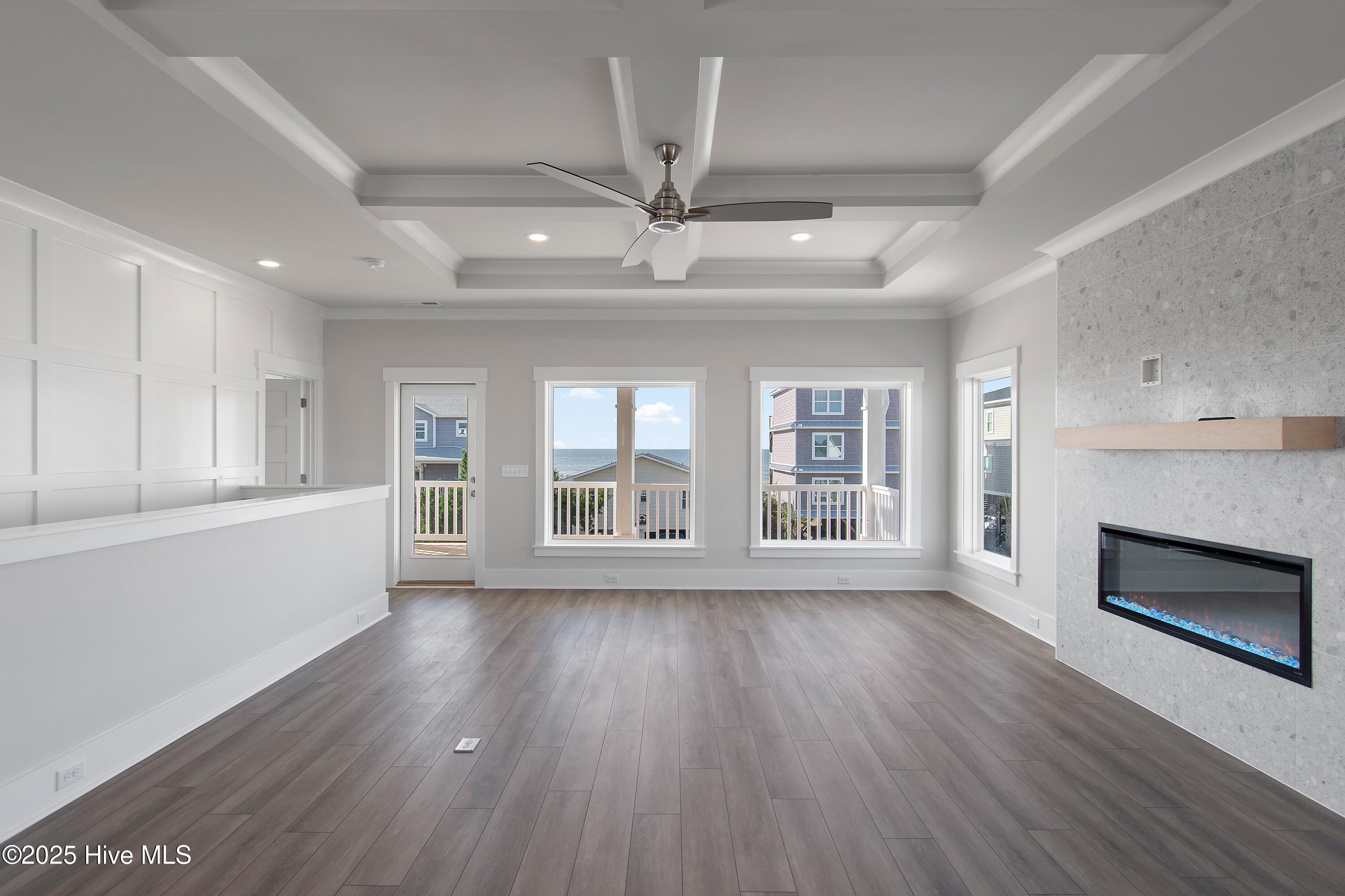 100511699 | Photo 79