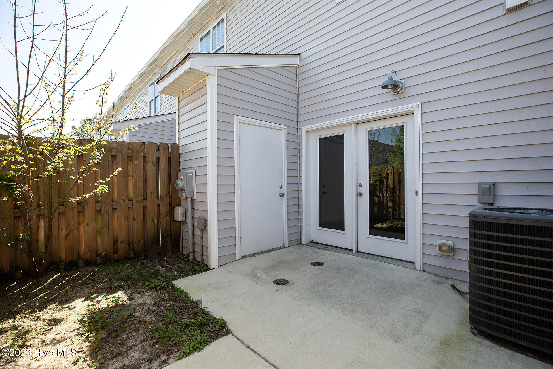 100562810 | Photo 36