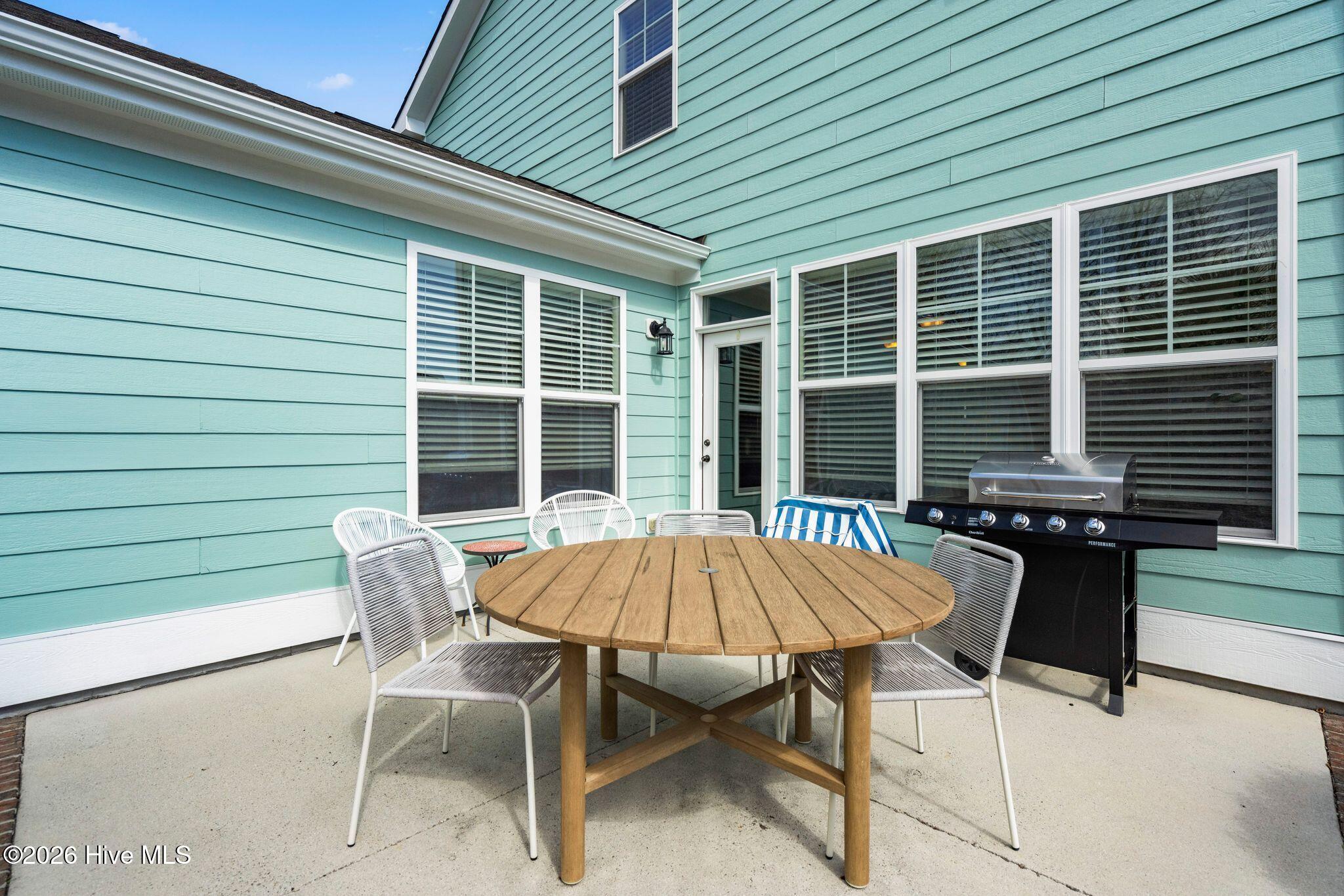 100558844 | Photo 46