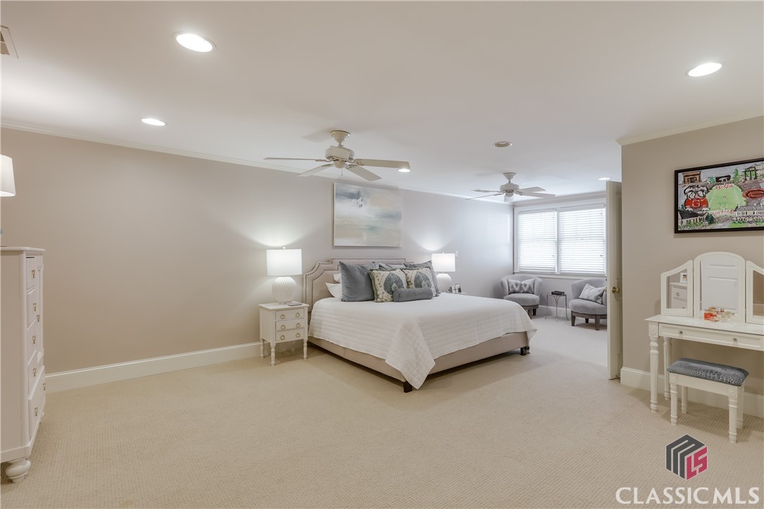 577 Cloverhurst Avenue W