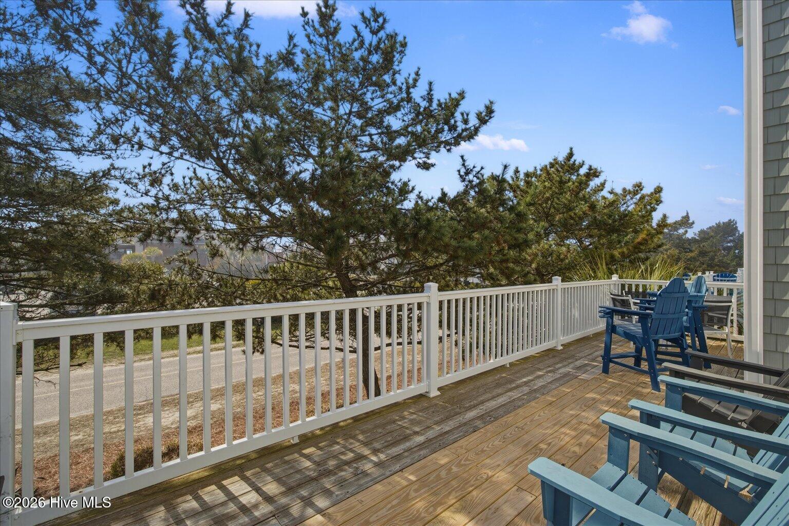 100558776 | Photo 56