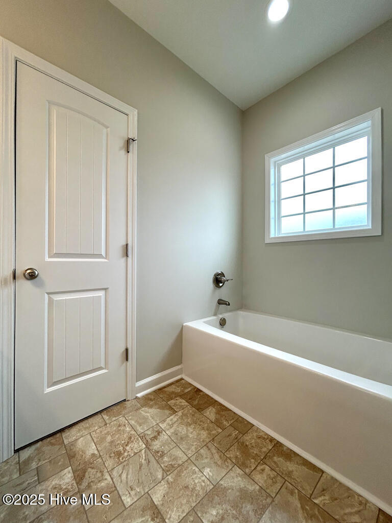 100522239 | Photo 46