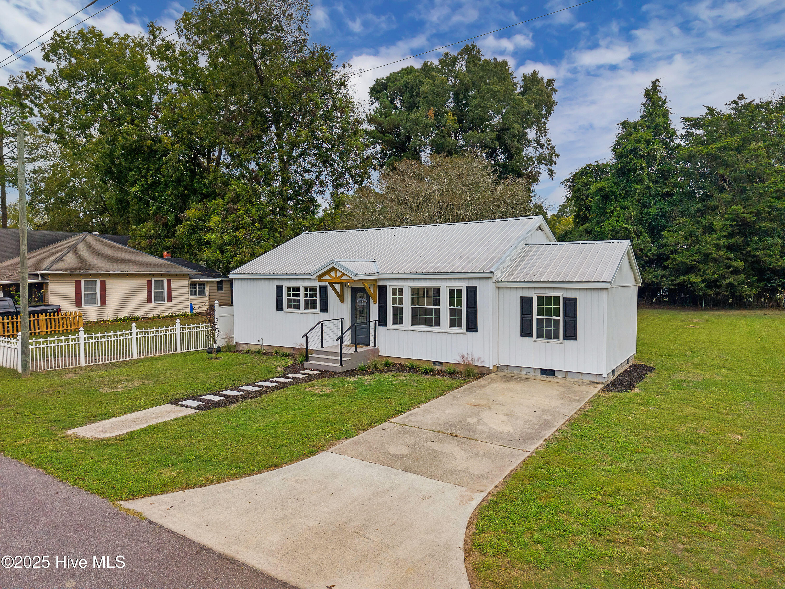 313 First Avenue,Vanceboro