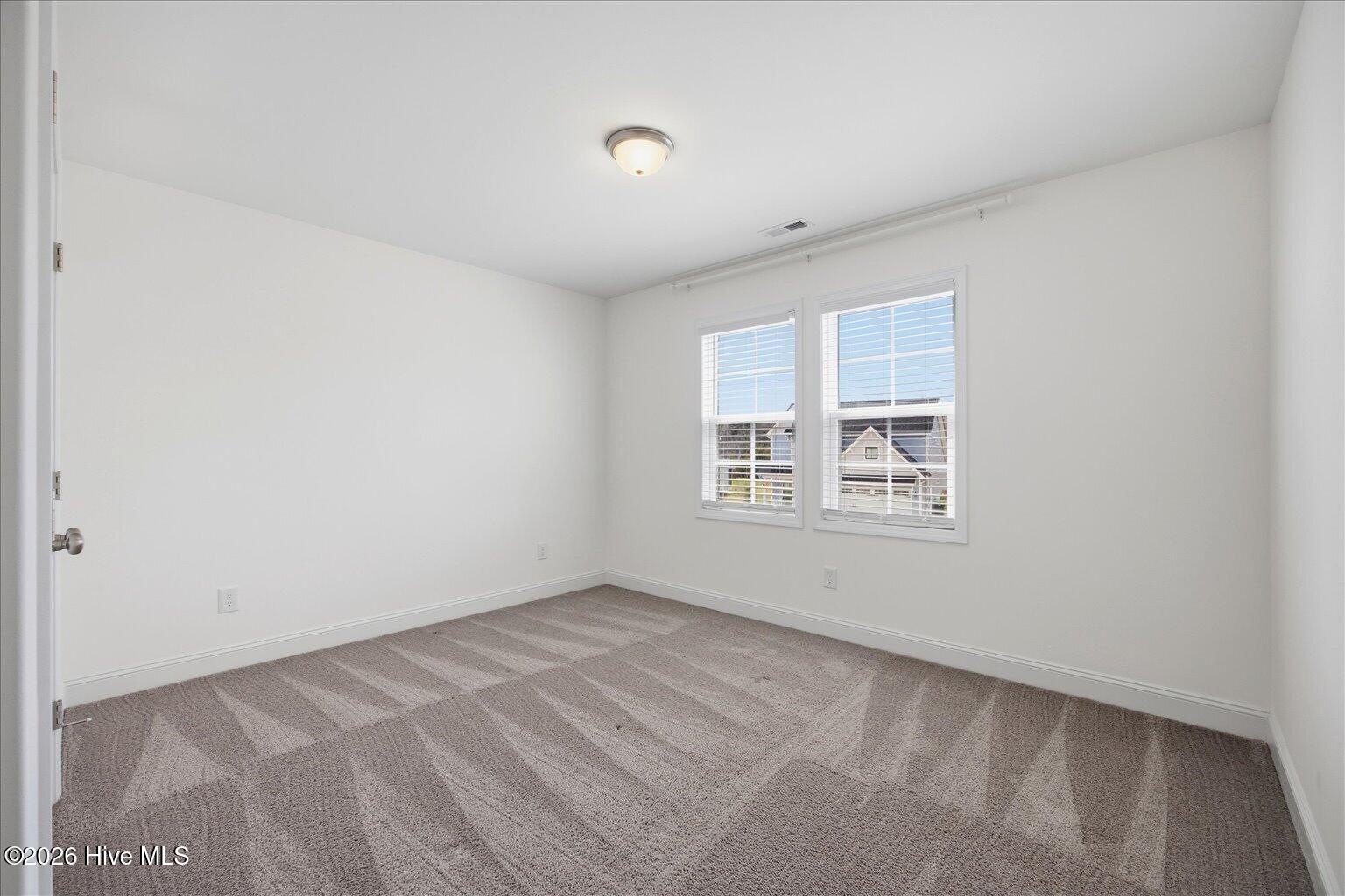 100559714 | Photo 23