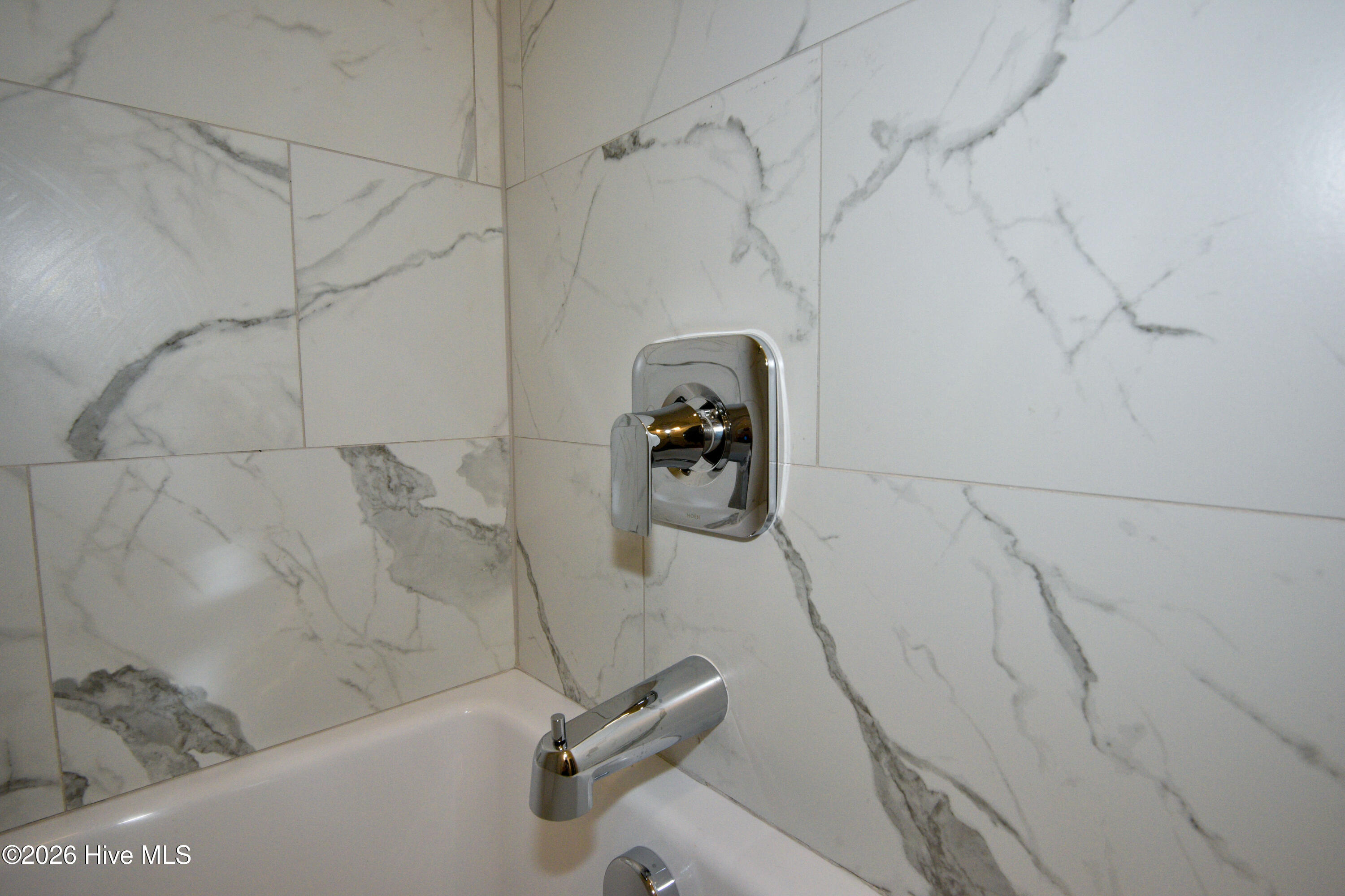 100569320 | Photo 48