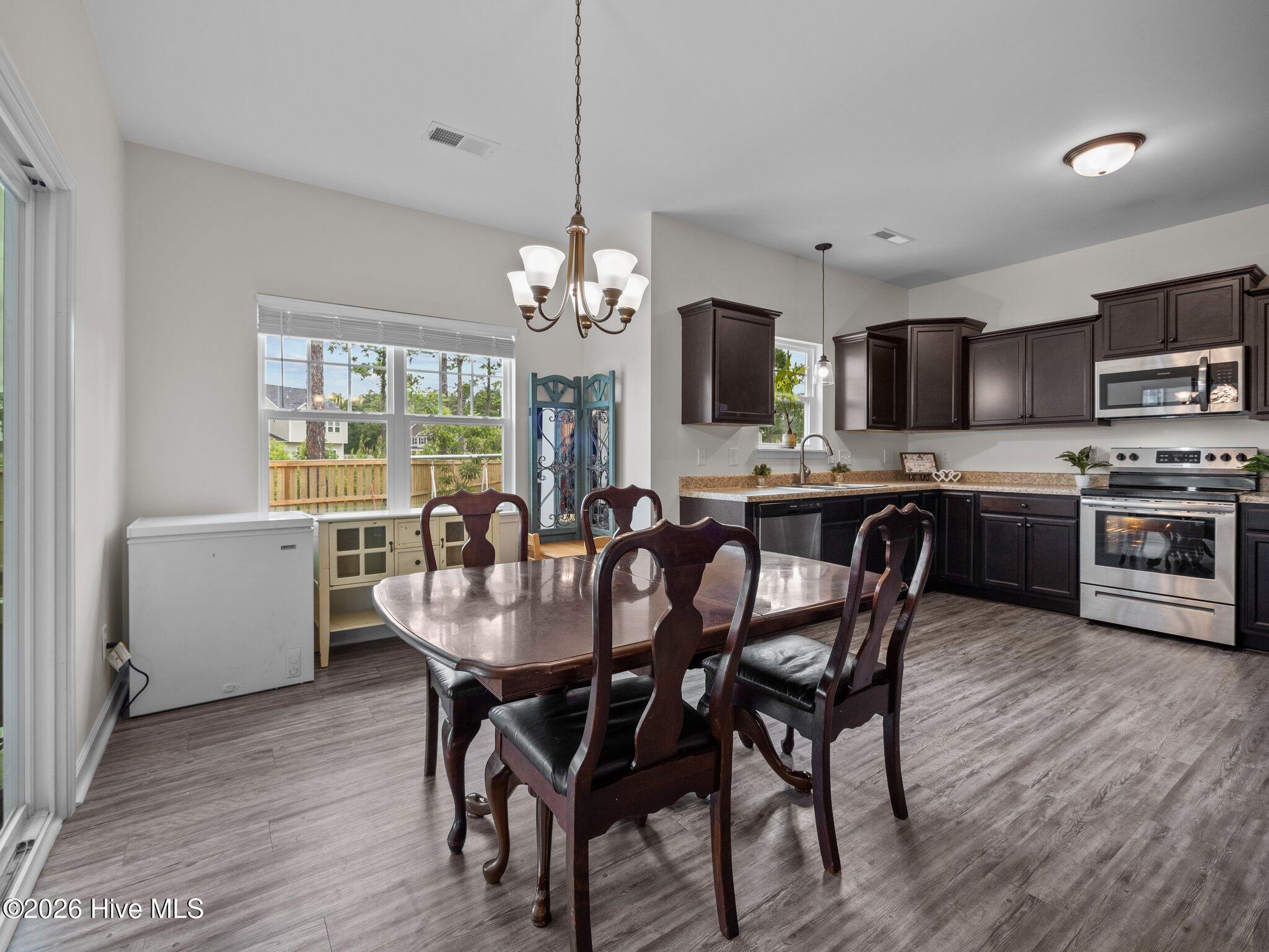 100561868 | Photo 17