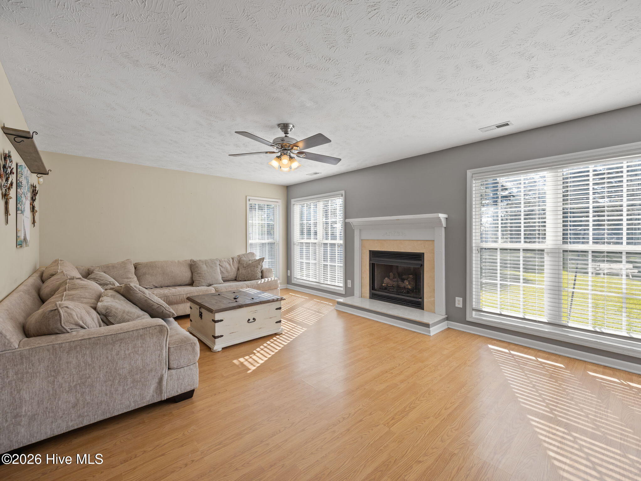 100566788 | Photo 13