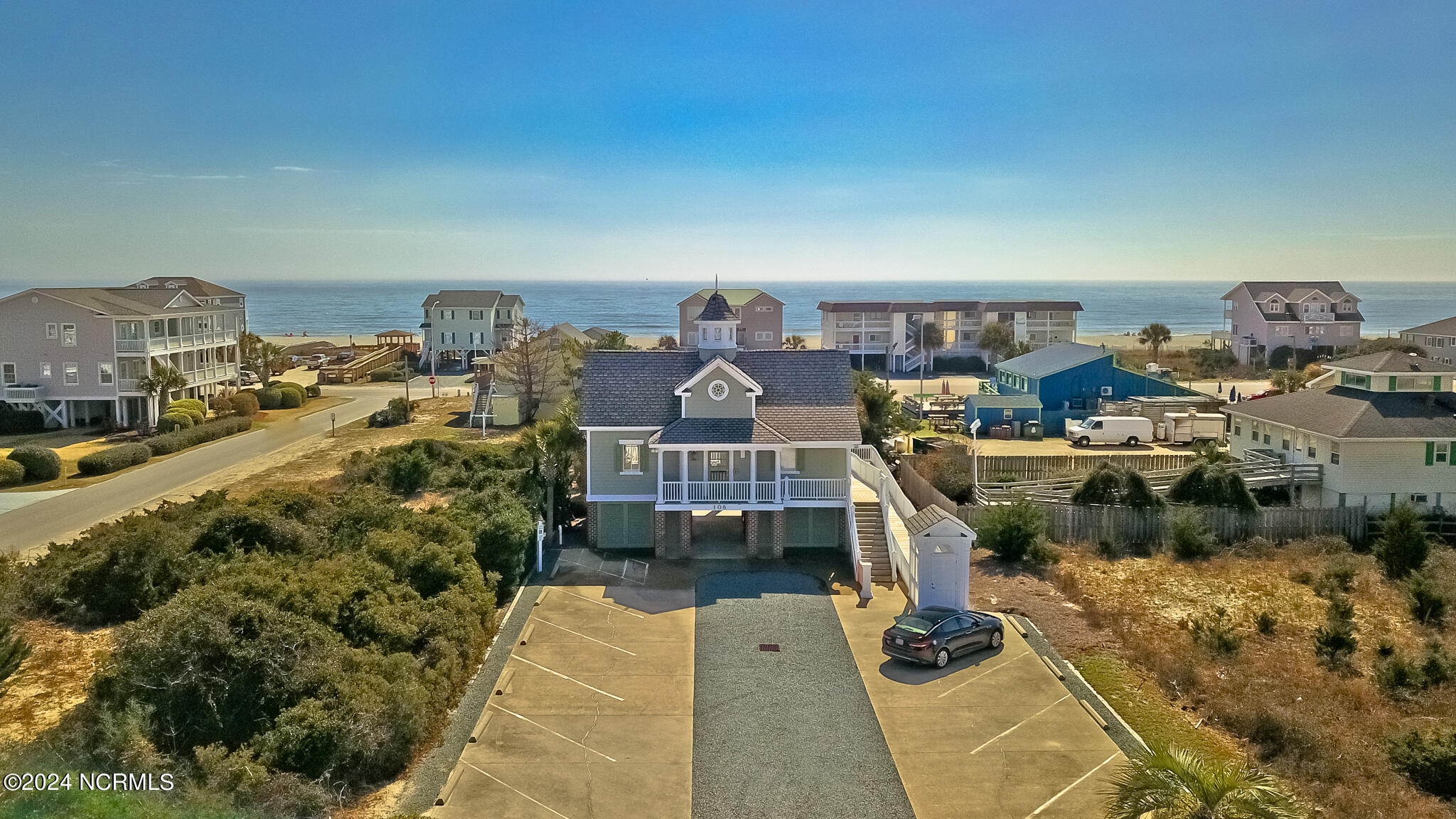 100460622 | Photo 37