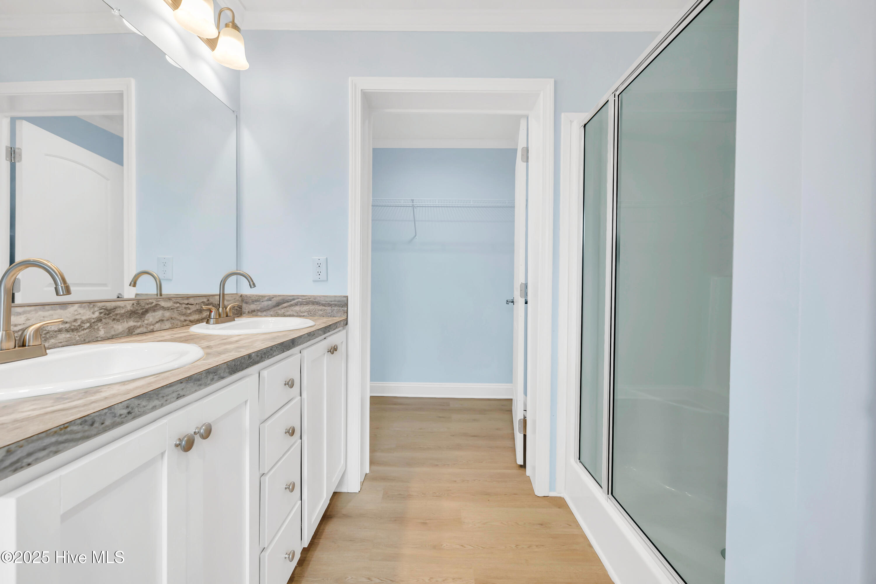 100543383 | Photo 12