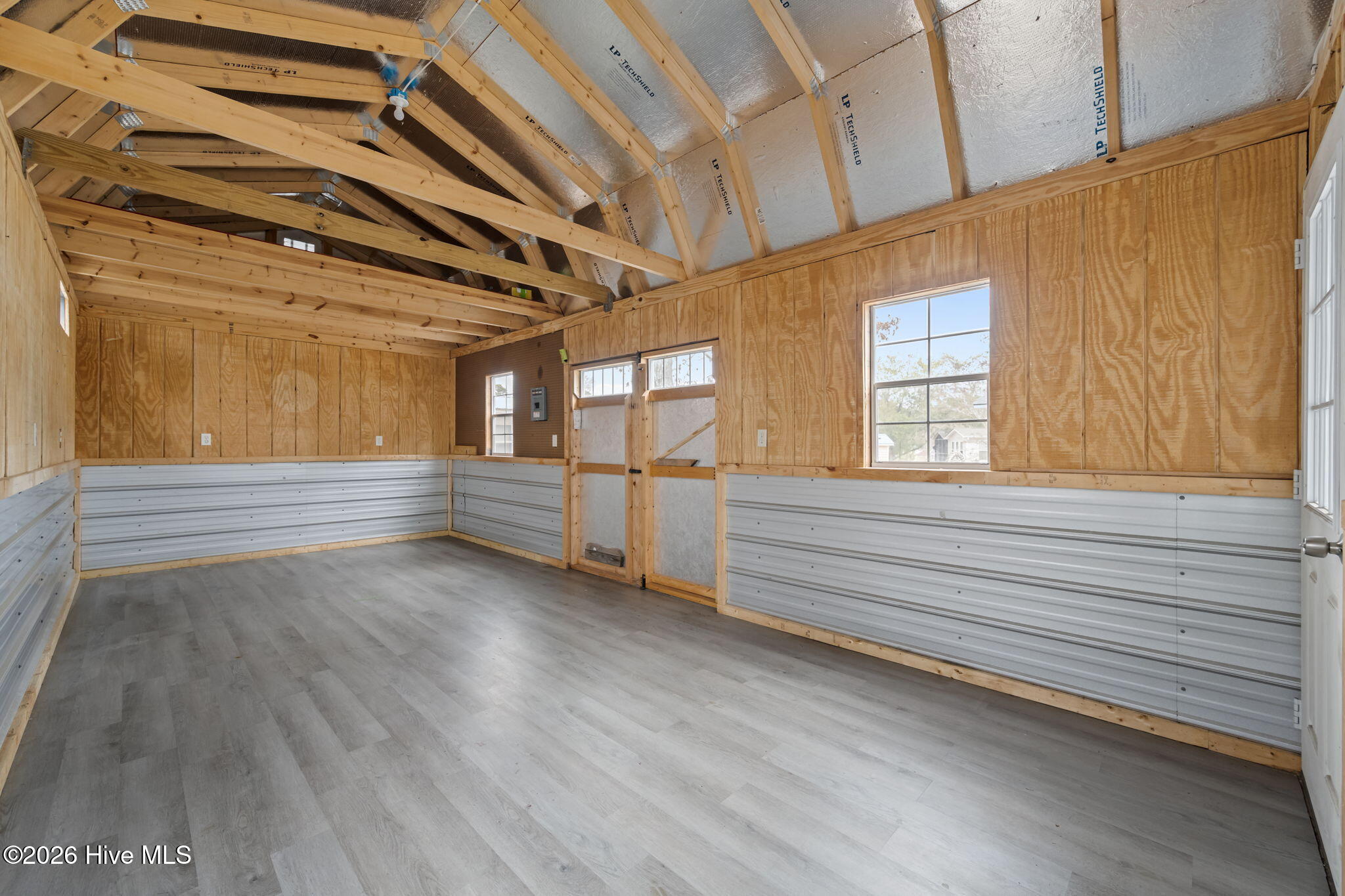 100556265 | Photo 37