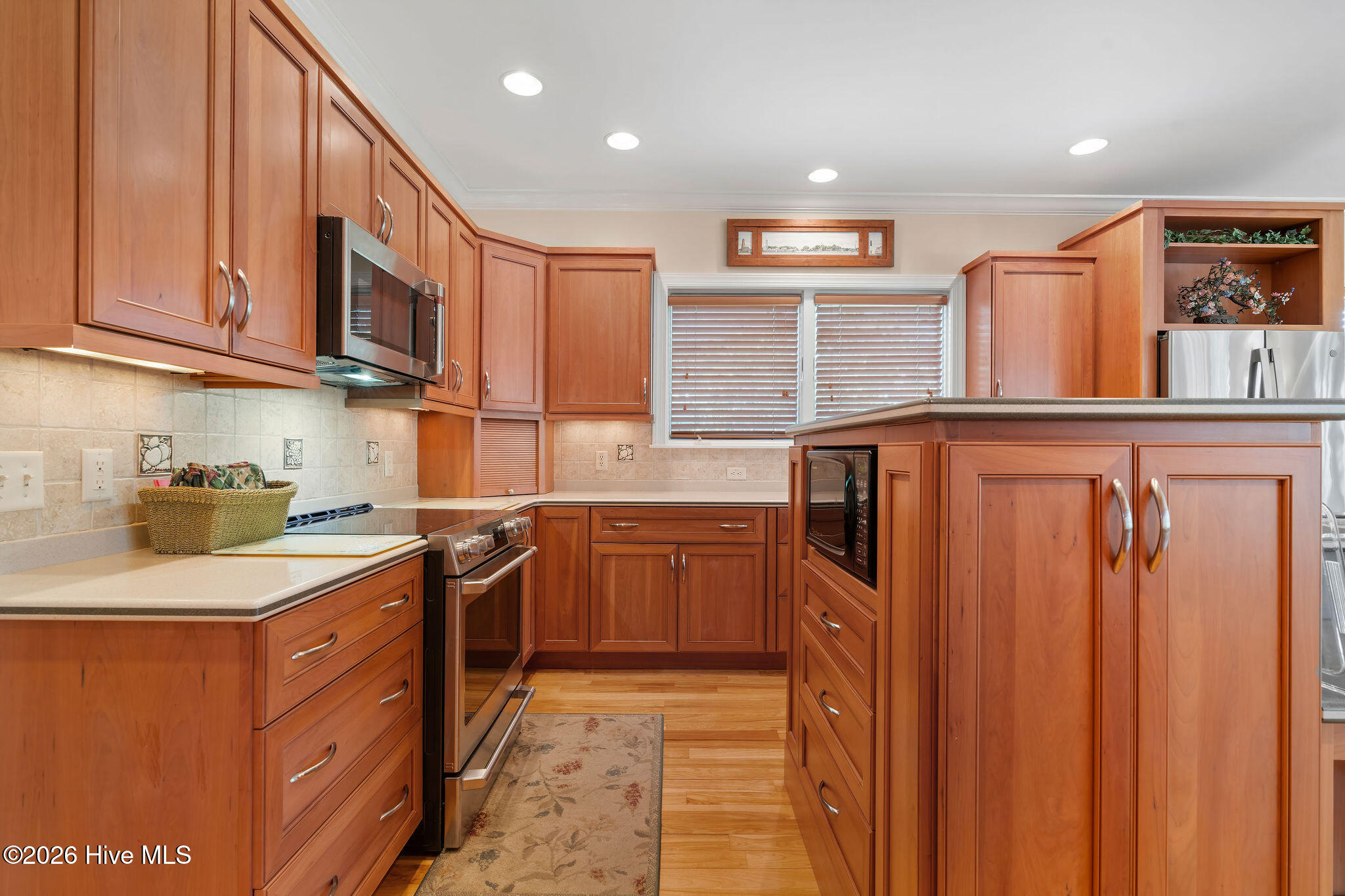 100548545 | Photo 31