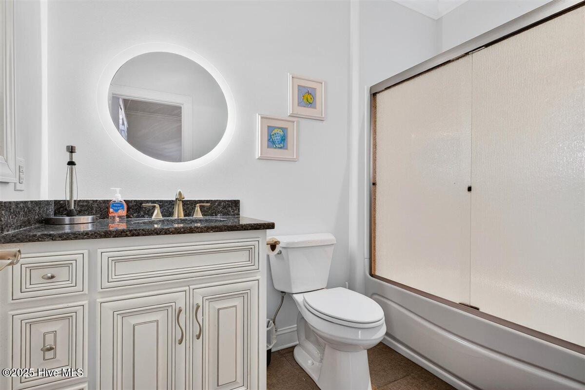 100538364 | Photo 43