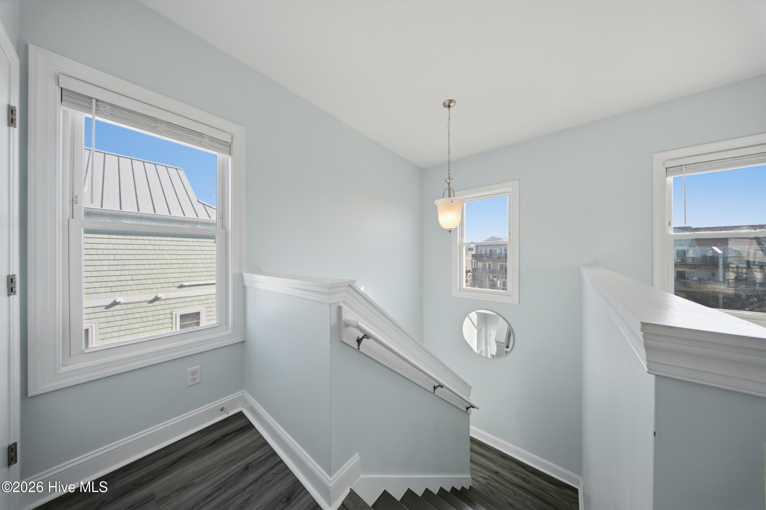 100565871 | Photo 26