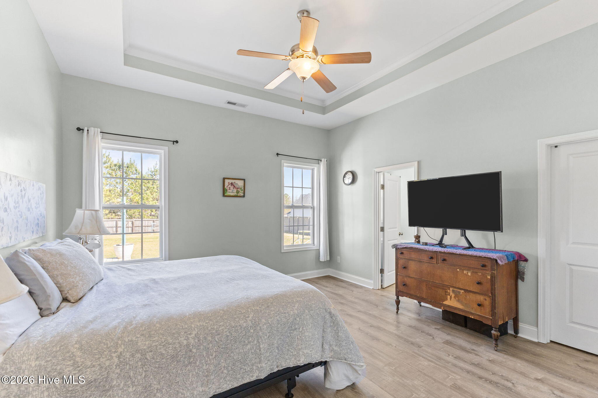 100561440 | Photo 13