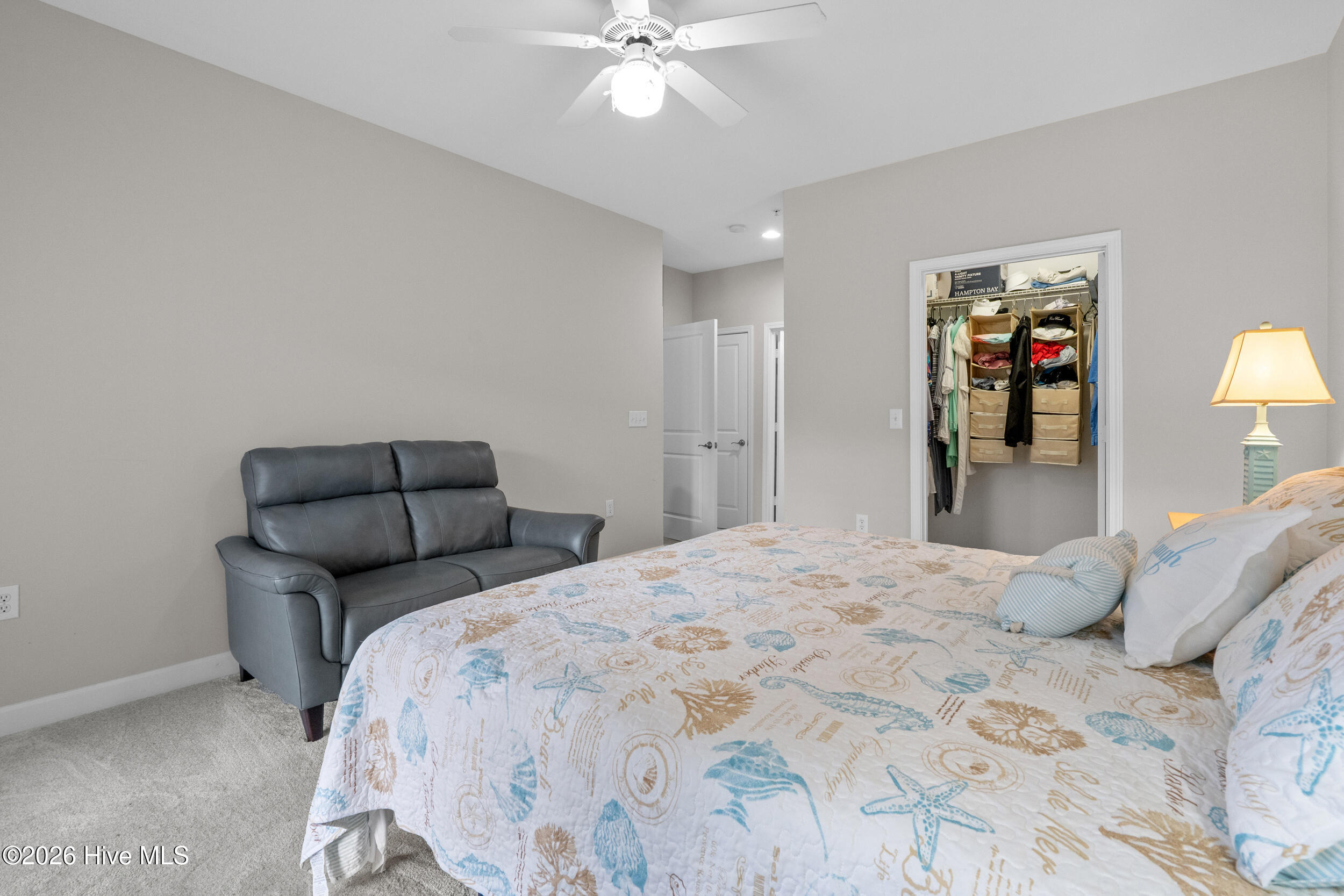 100556041 | Photo 16