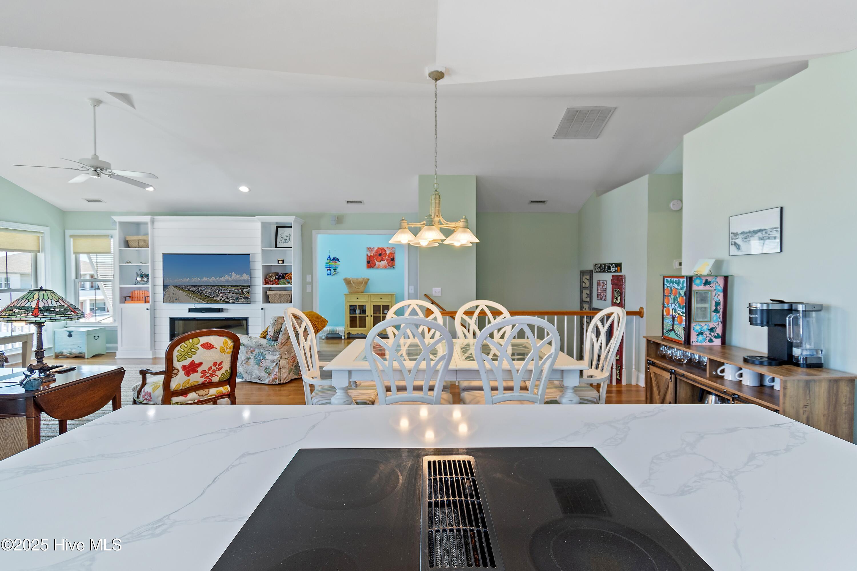 100552755 | Photo 12