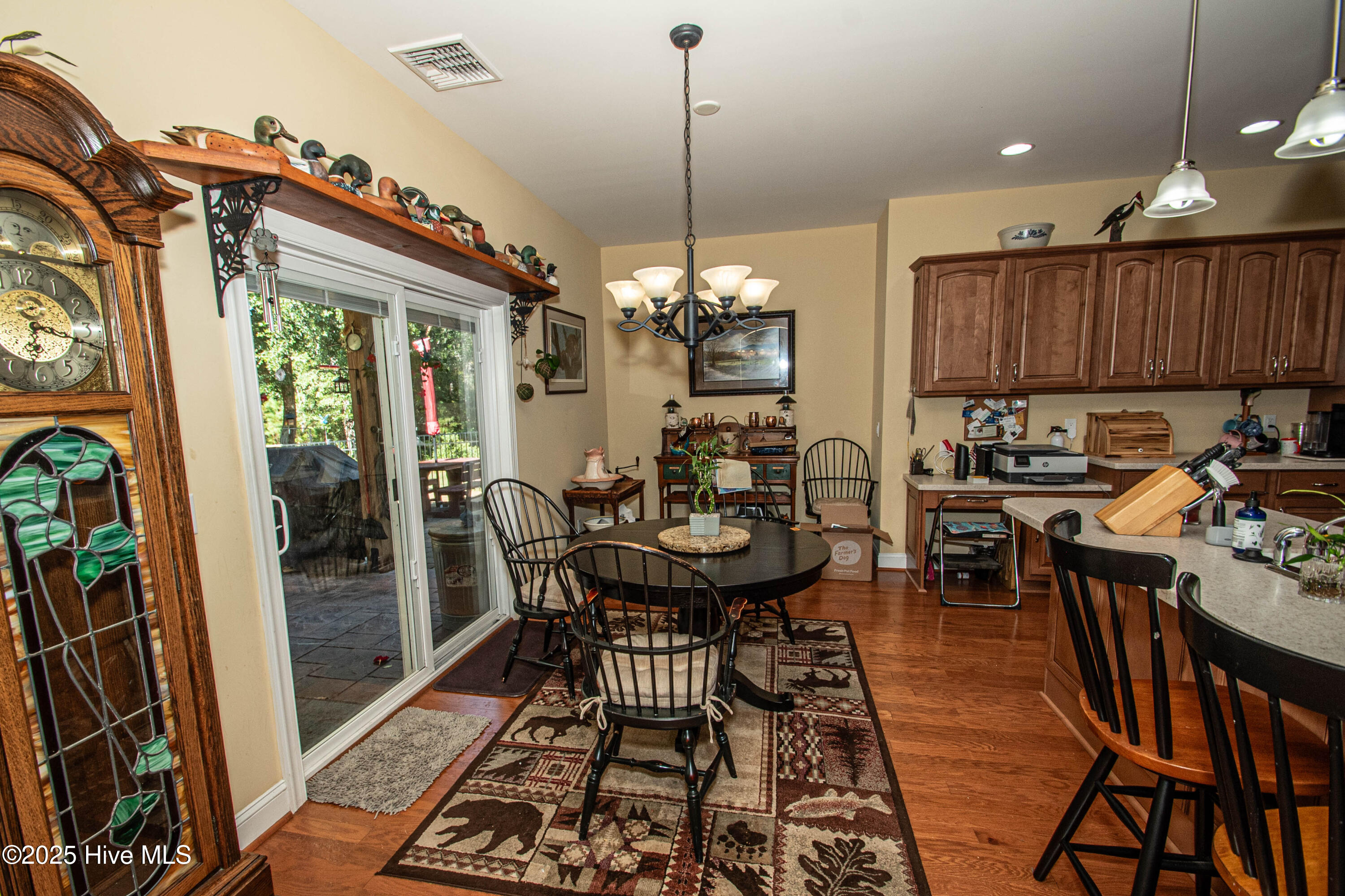 100544337 | Photo 20