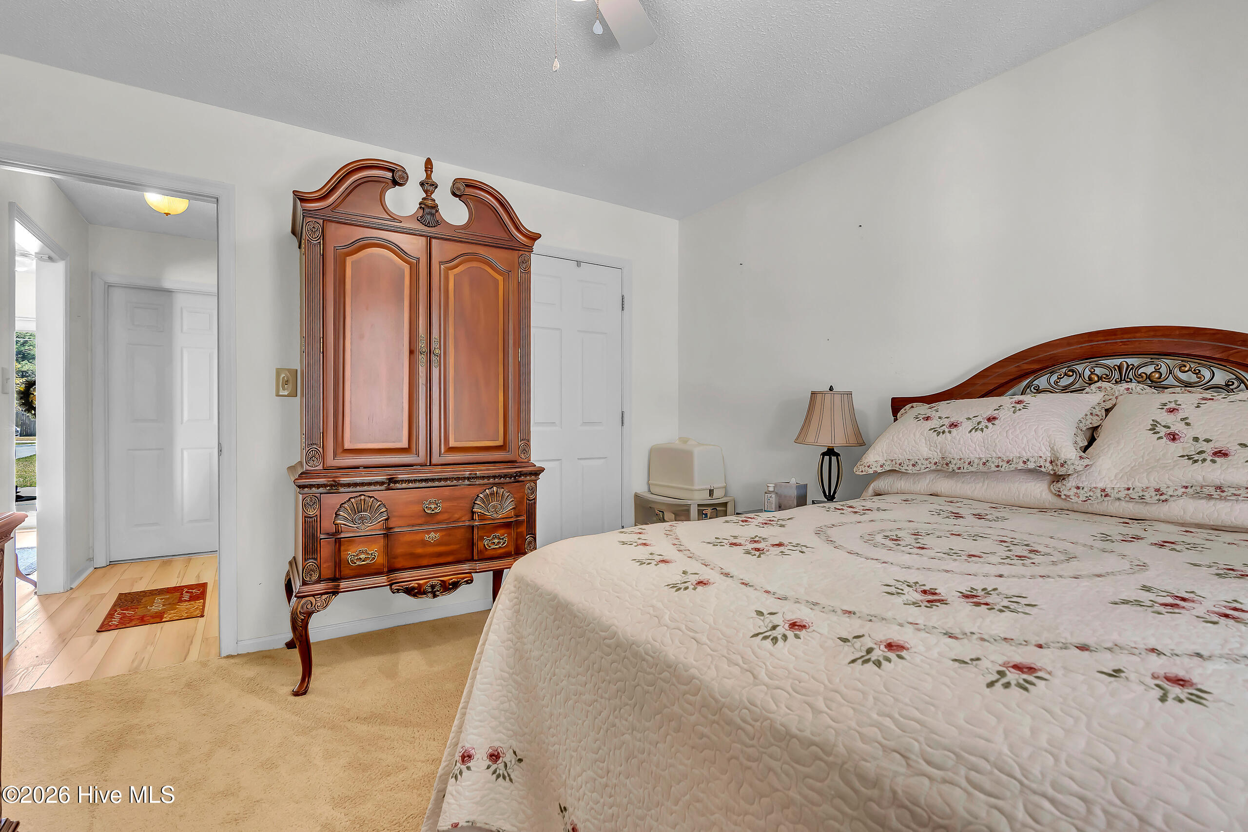 100563570 | Photo 25