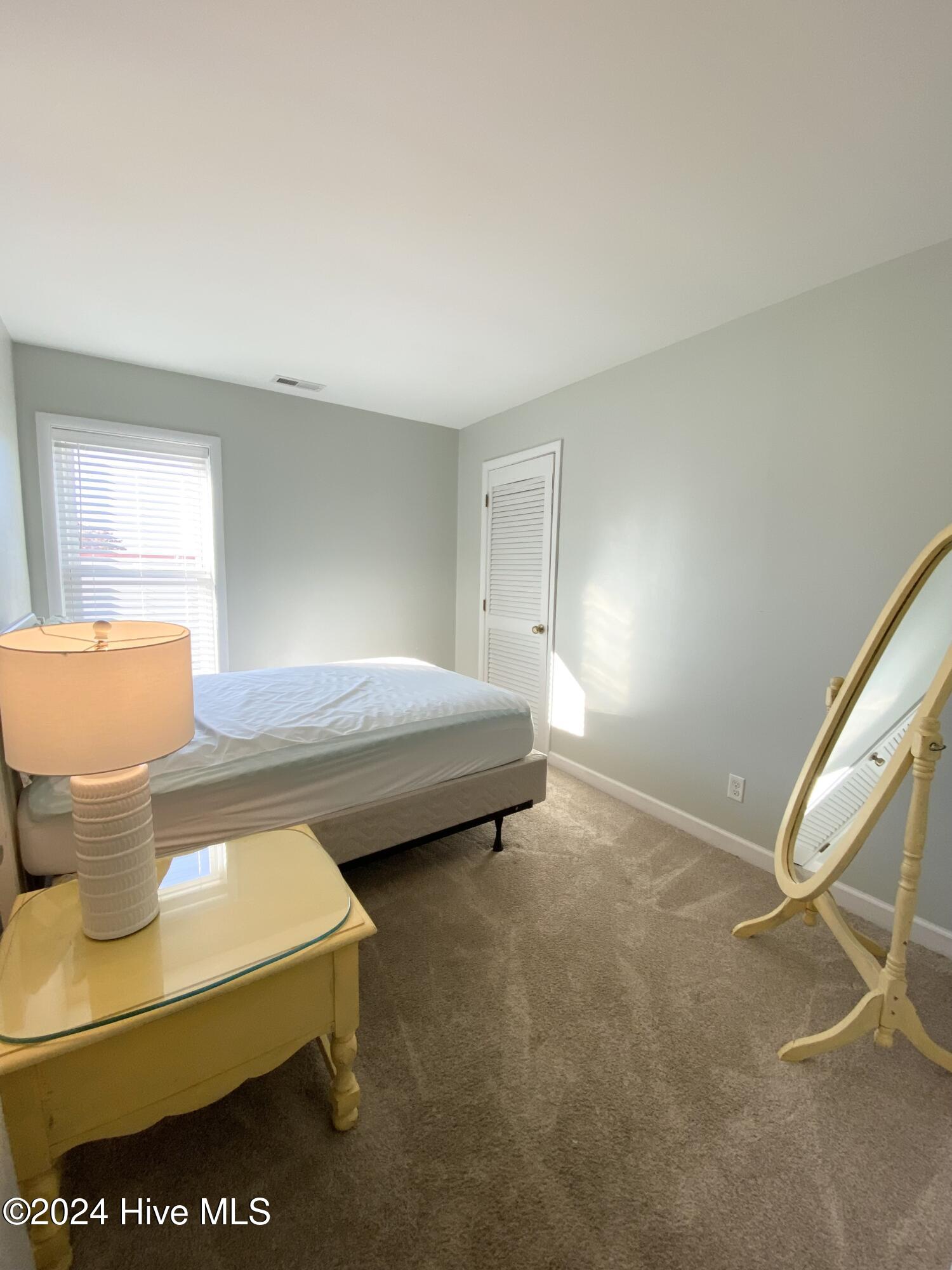 100548371 | Photo 12