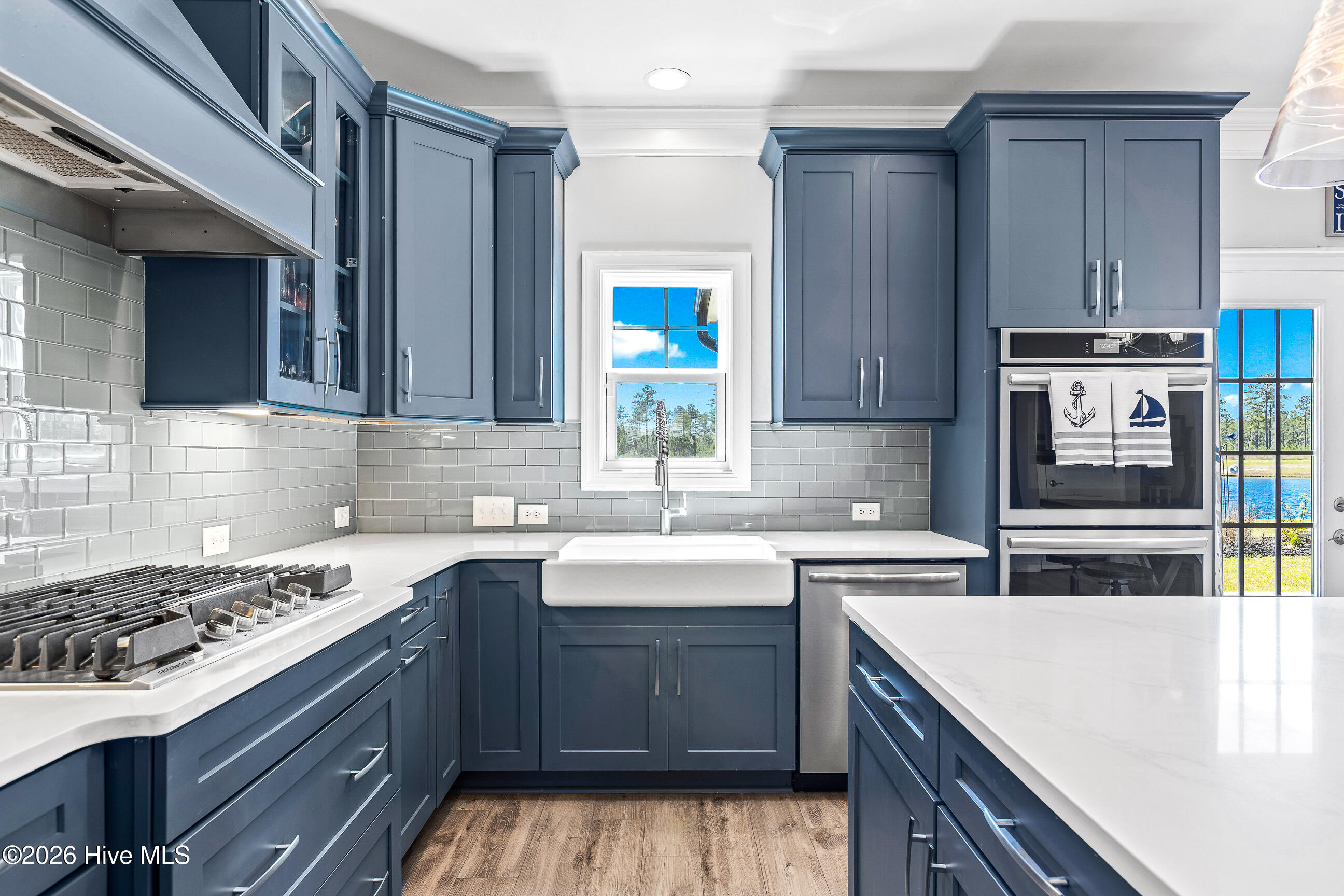 100563975 | Photo 15