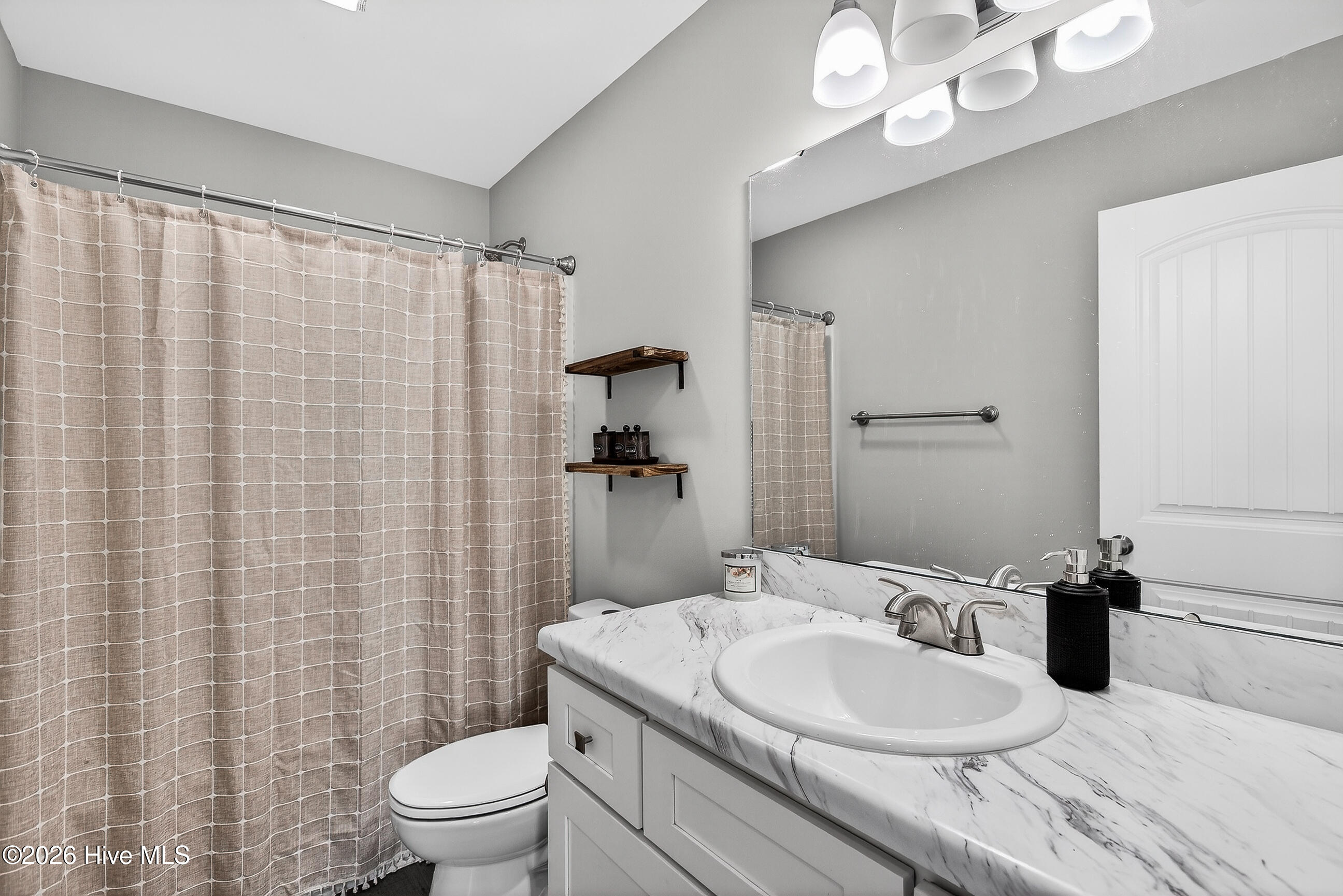 100558992 | Photo 19