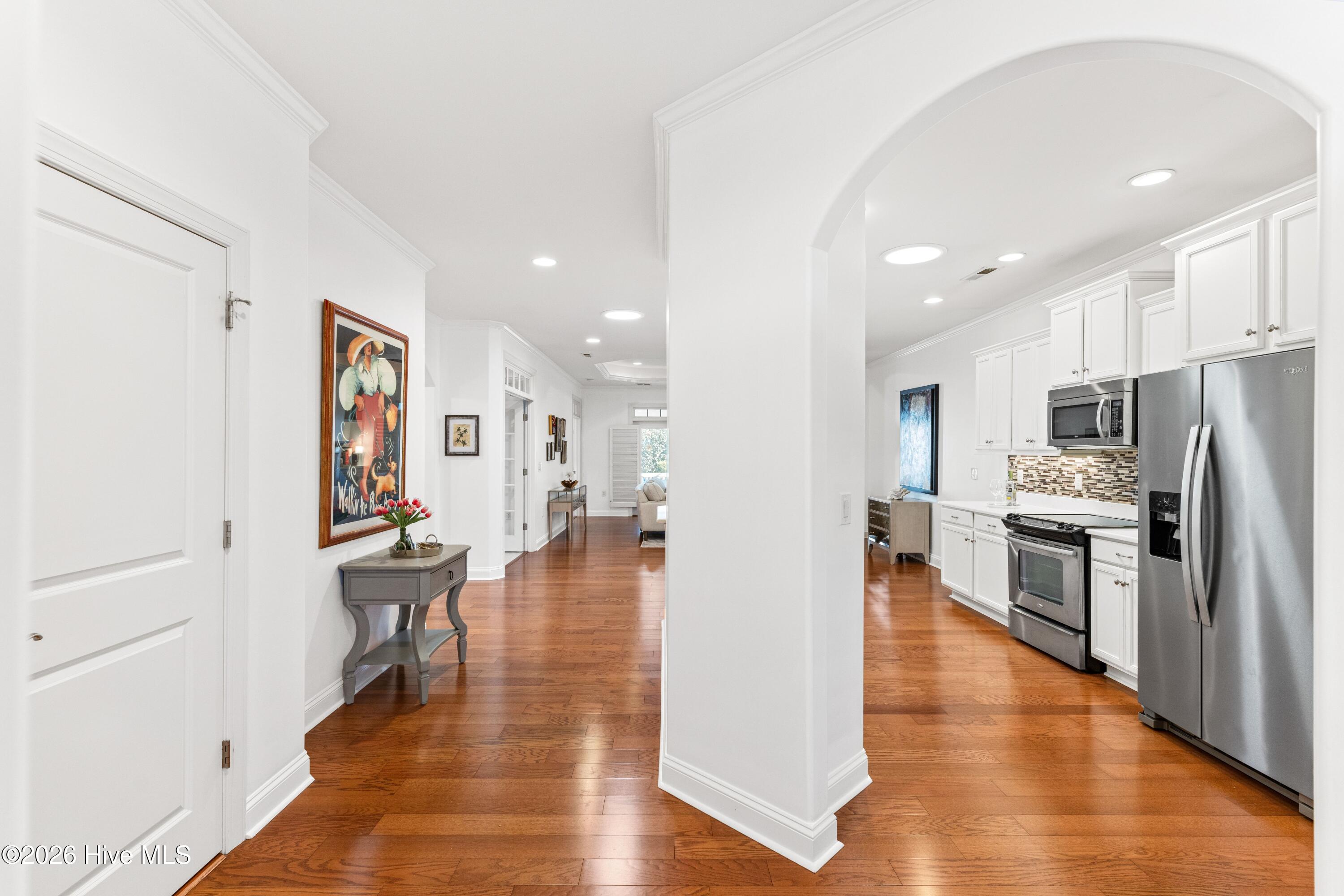 100552646 | Photo 14