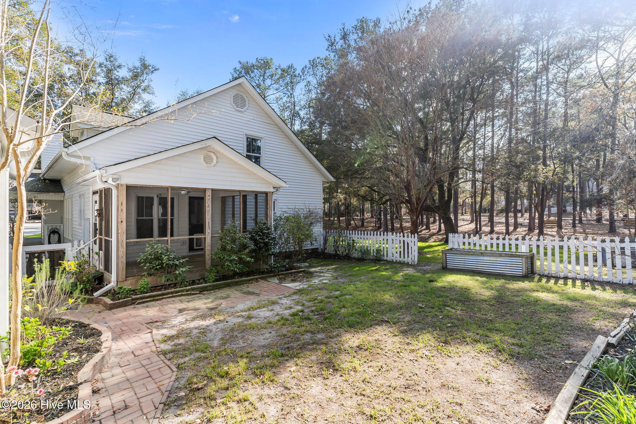 100562796 | Photo 43