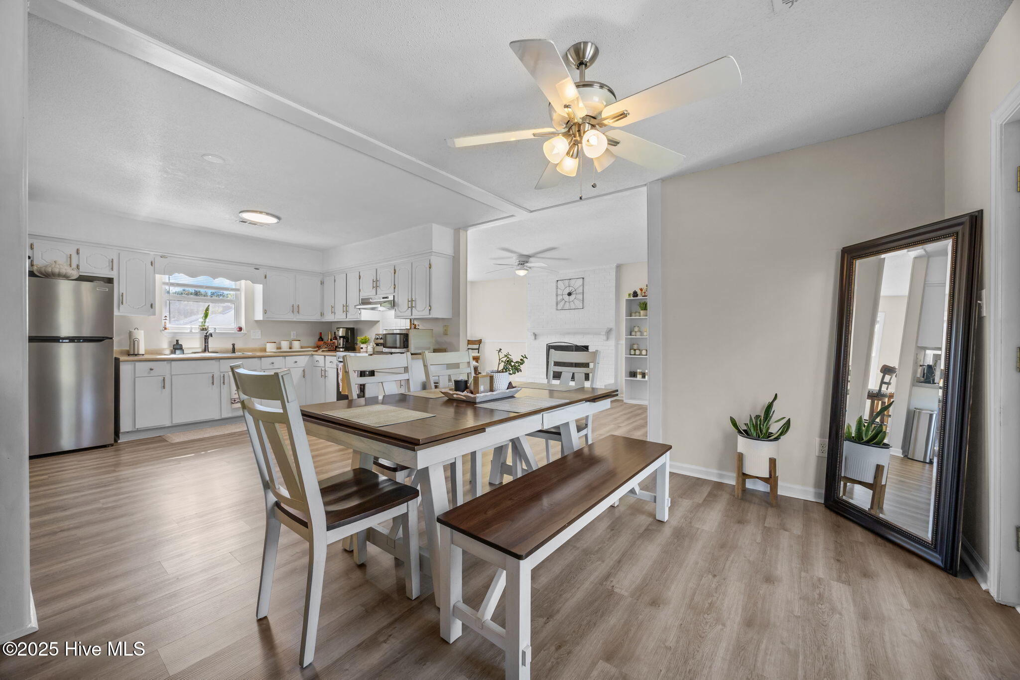 100515251 | Photo 25