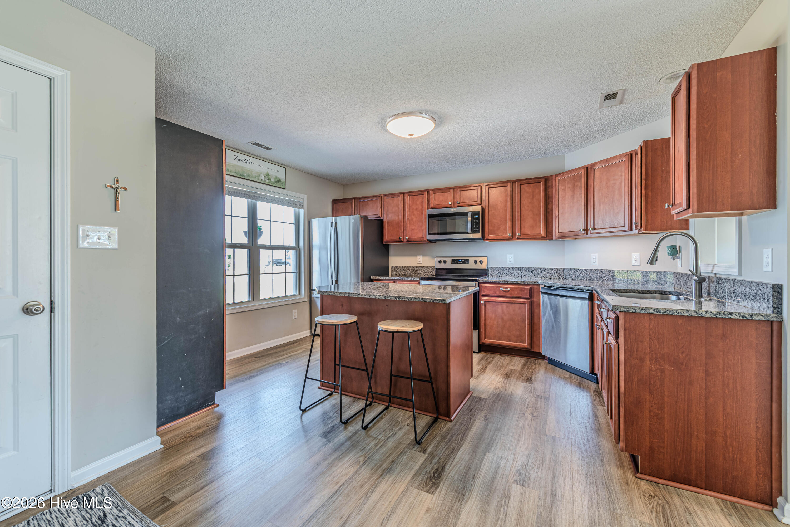 100565701 | Photo 13