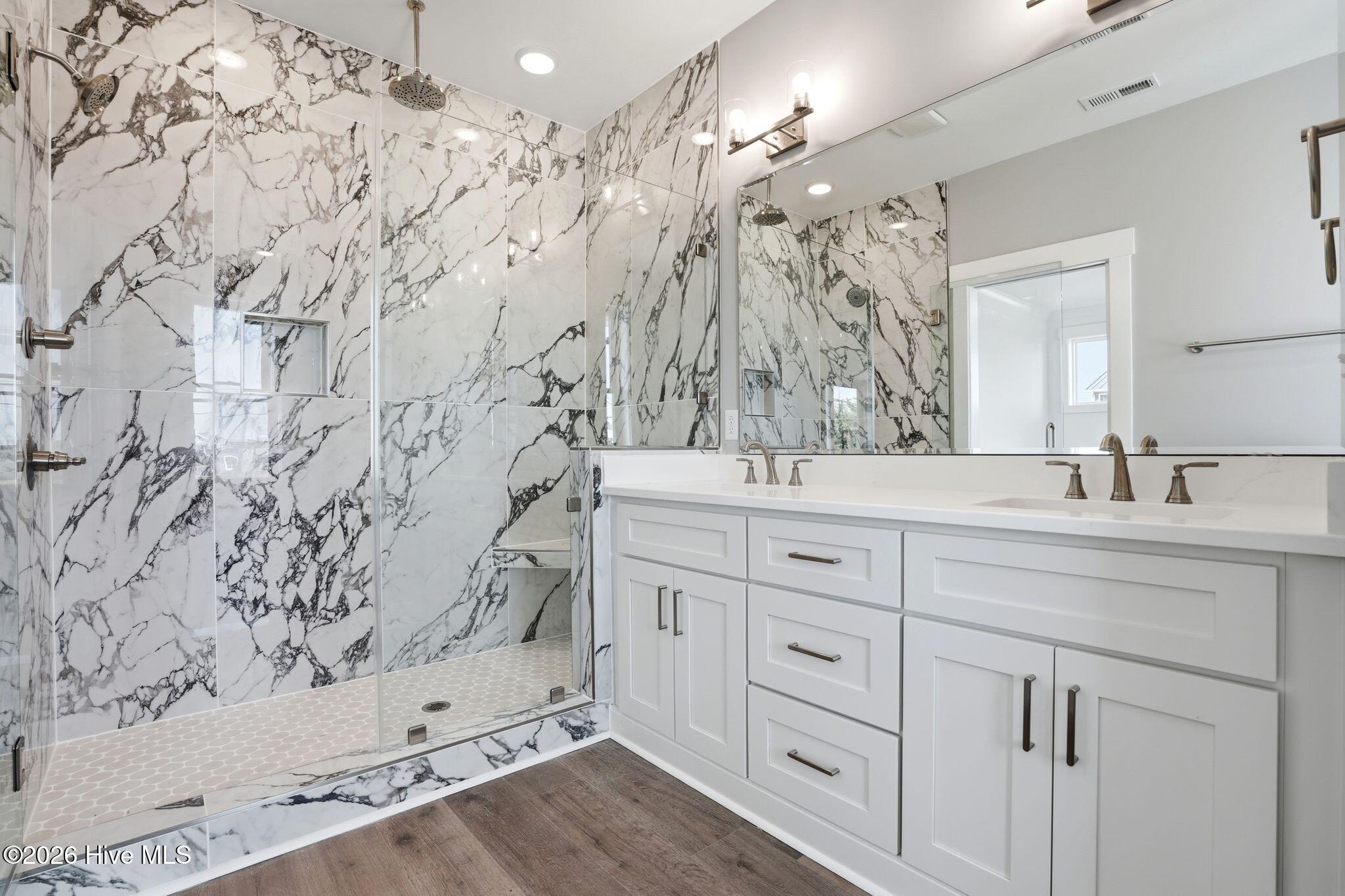 100558491 | Photo 44