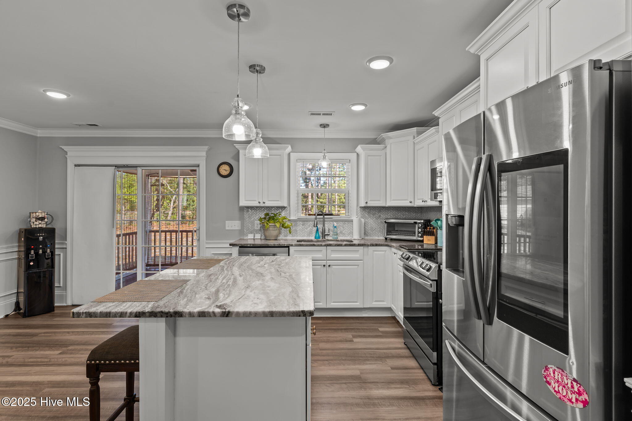 100530347 | Photo 13