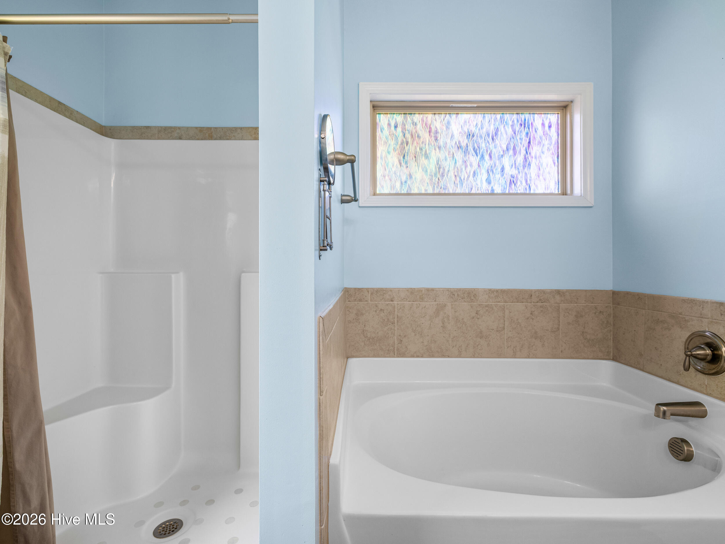 100567320 | Photo 27