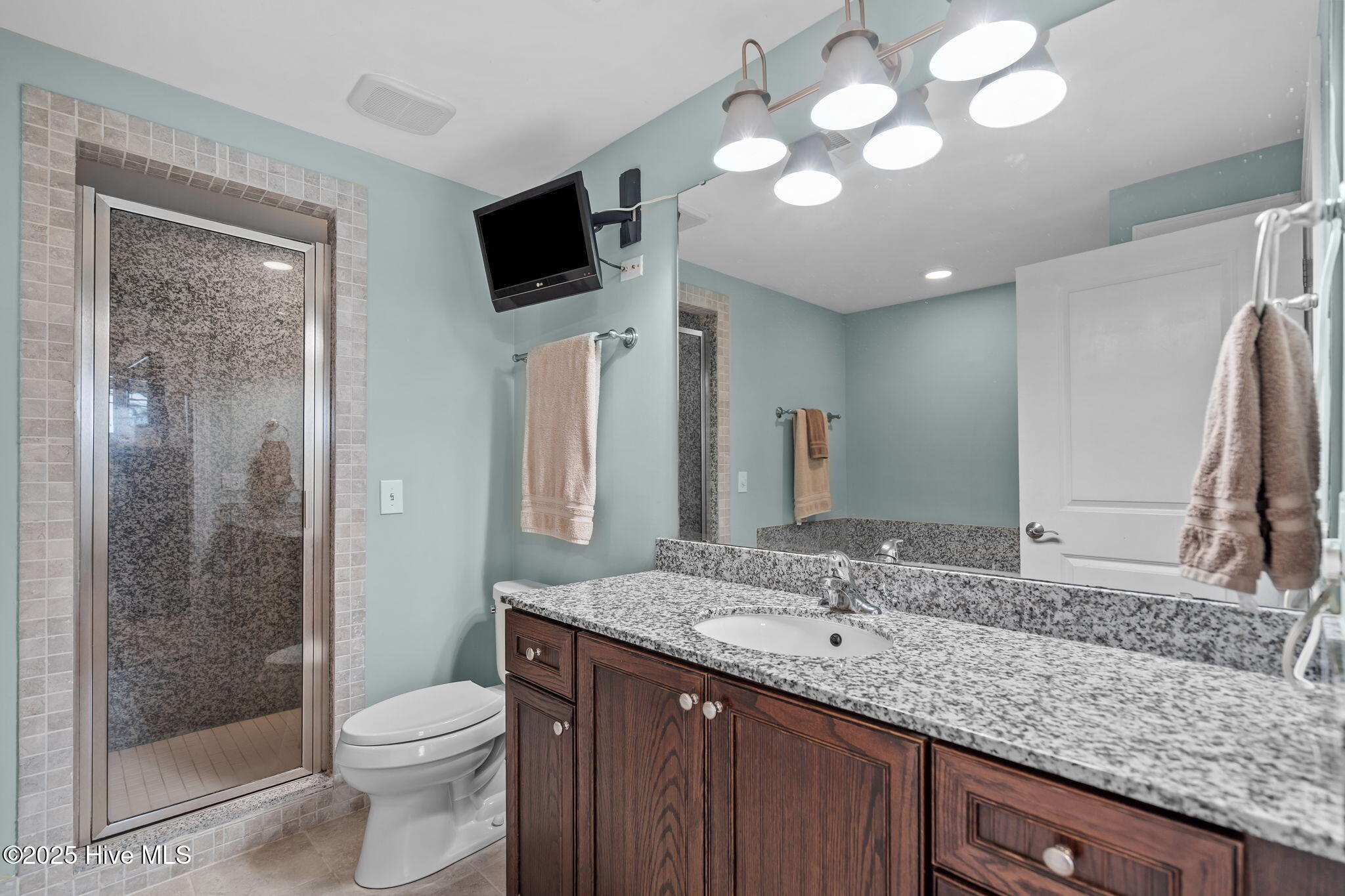 100535787 | Photo 32